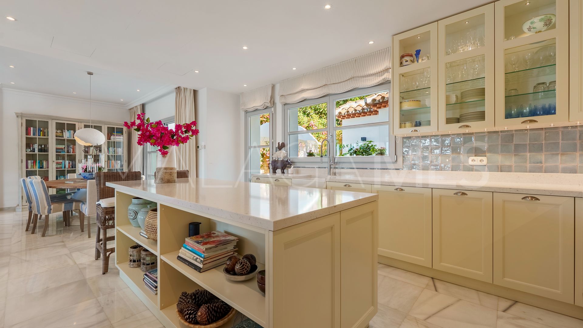 Villa for sale in Sierra Blanca