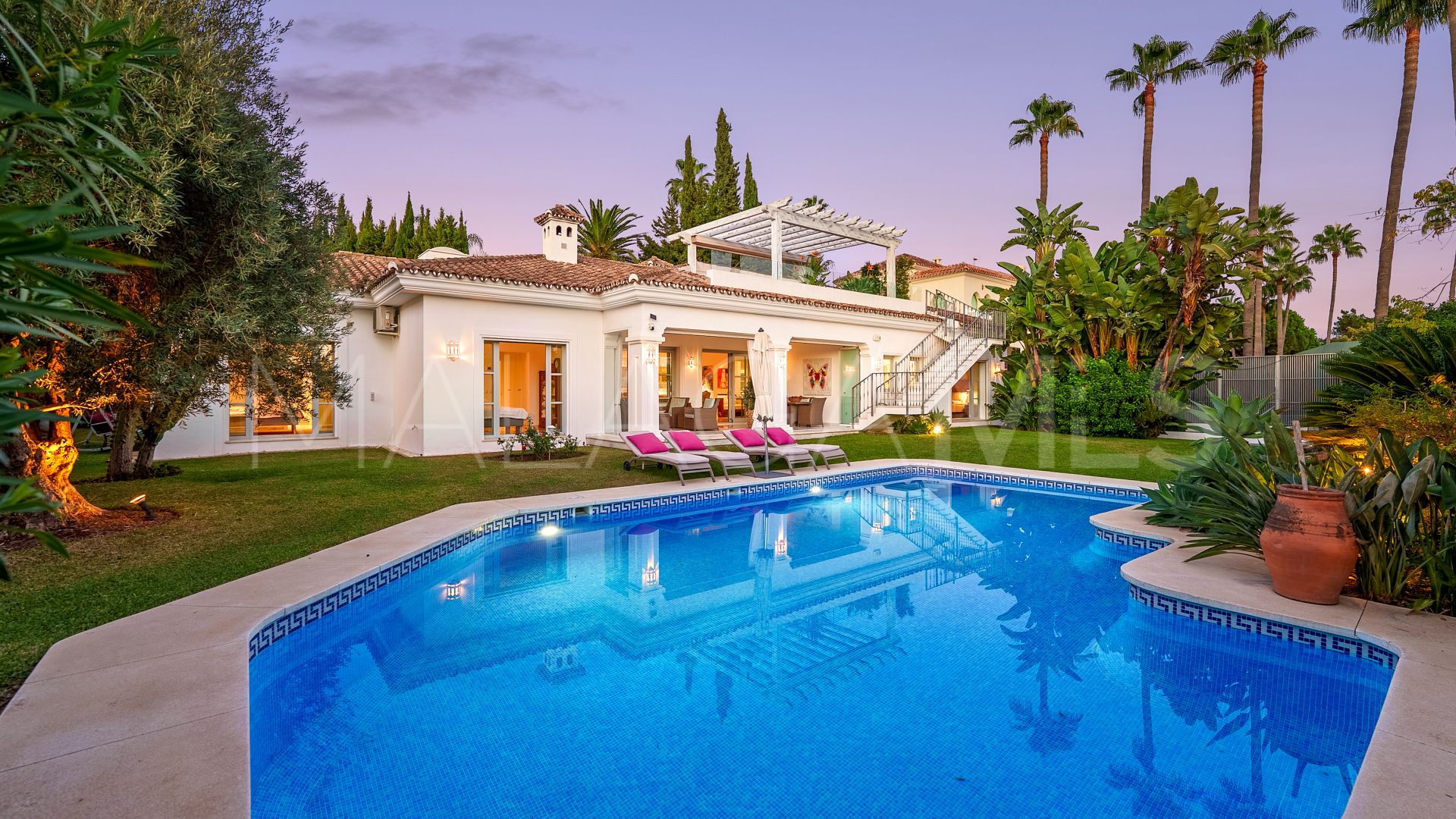 Villa for sale in Sierra Blanca