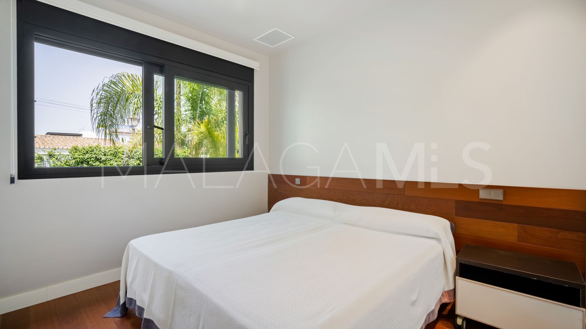 Villa de 5 bedrooms for sale in Marbesa