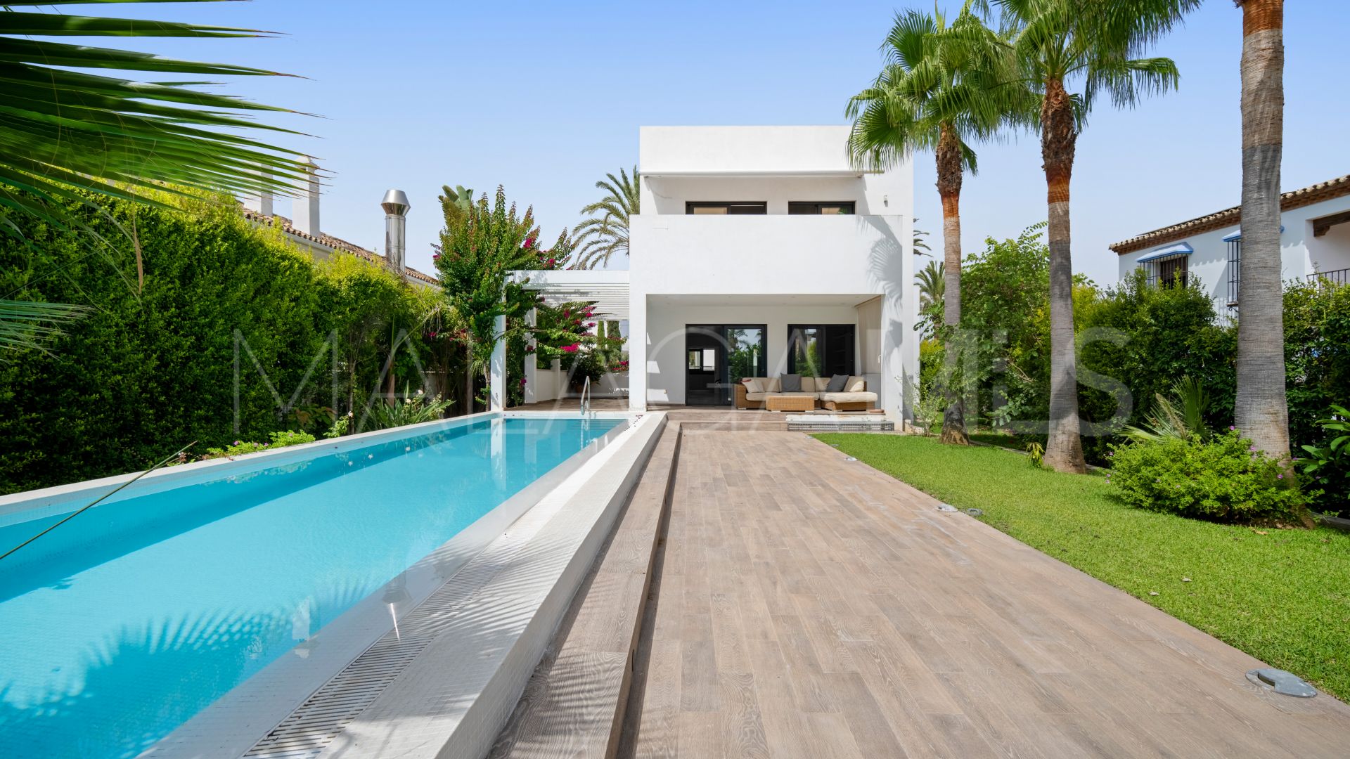 Villa de 5 bedrooms for sale in Marbesa