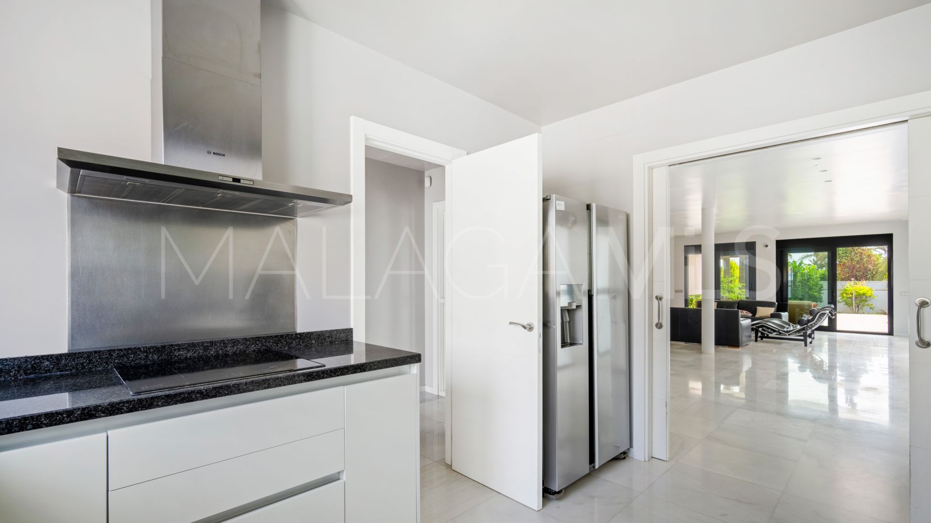 Villa de 5 bedrooms for sale in Marbesa