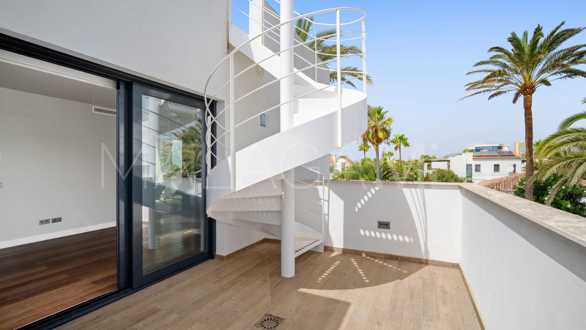 Villa de 5 bedrooms for sale in Marbesa