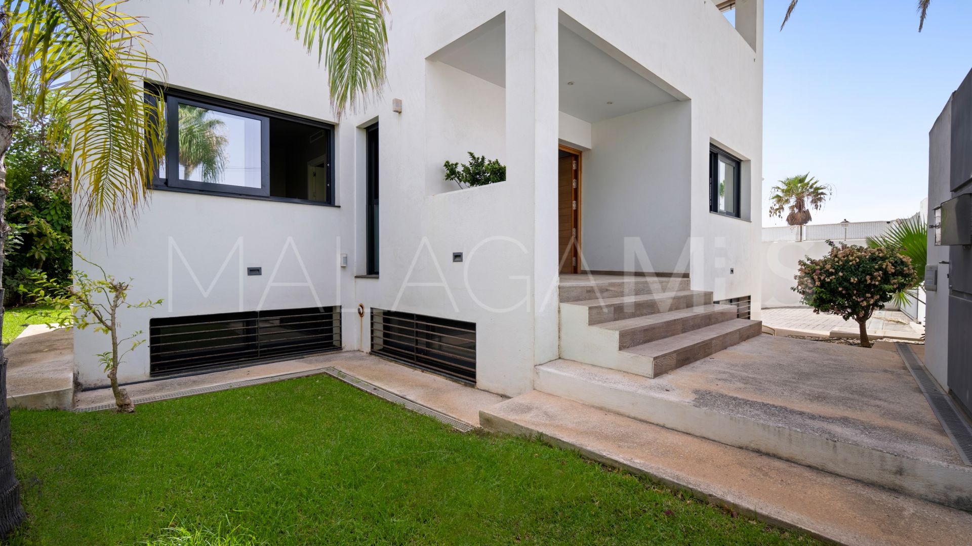 Villa de 5 bedrooms for sale in Marbesa