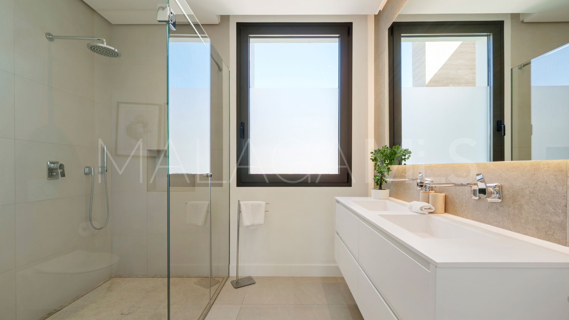 Villa for sale in Altos de Puente Romano