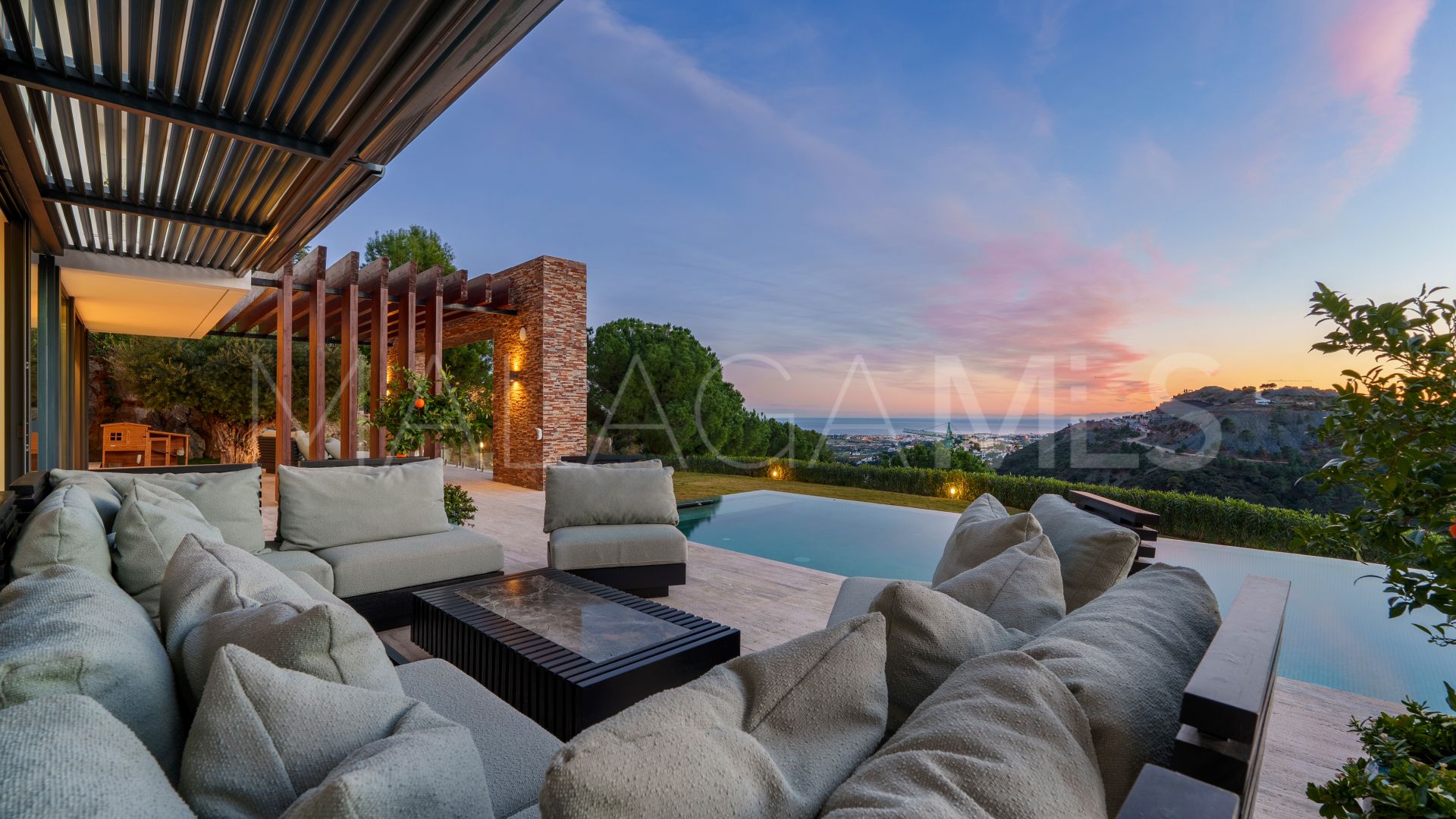 El Madroñal, villa for sale