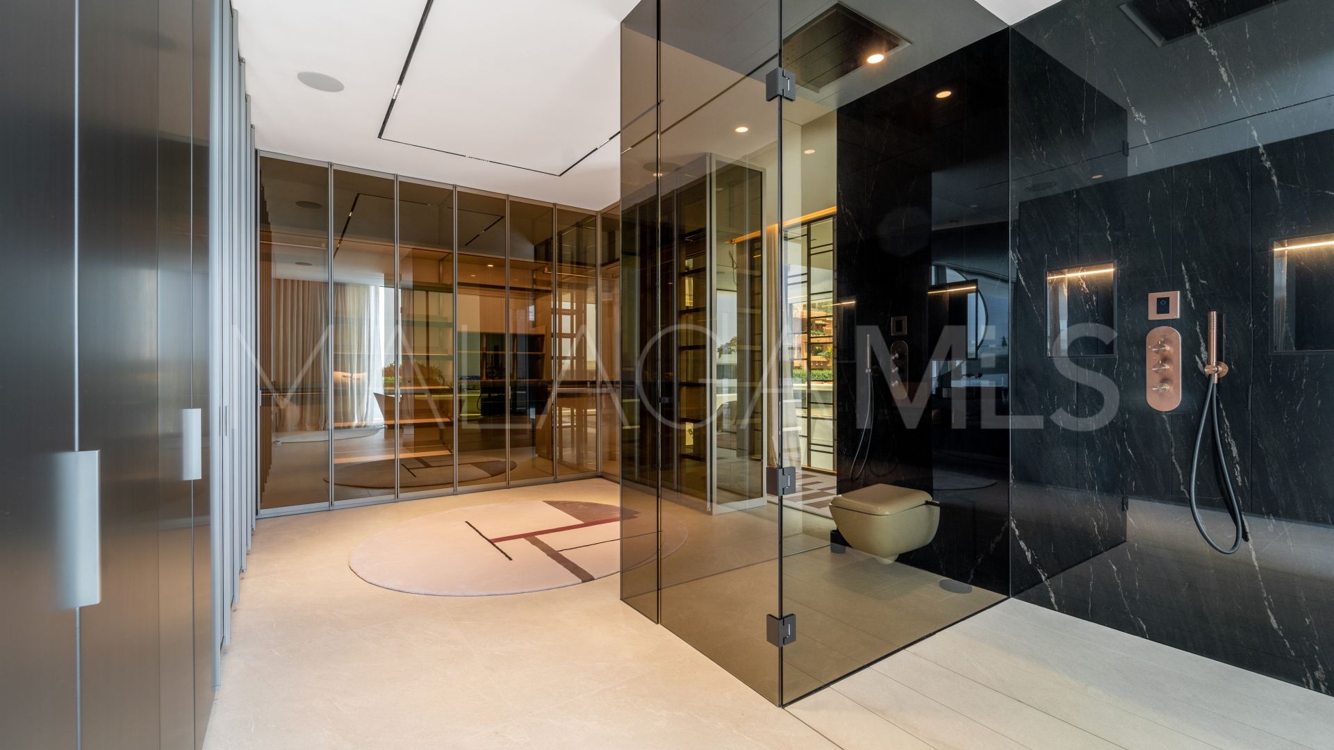 Marbella Golden Mile, villa a la venta de 5 bedrooms