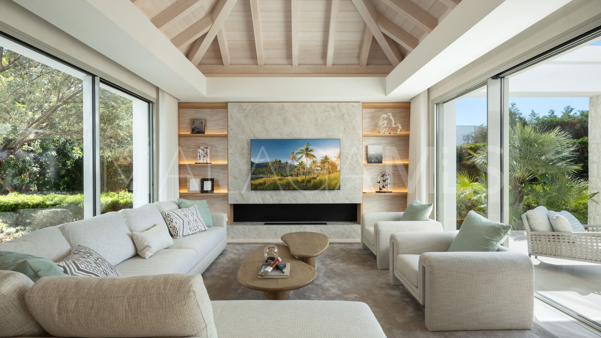 Villa for sale in Altos Reales