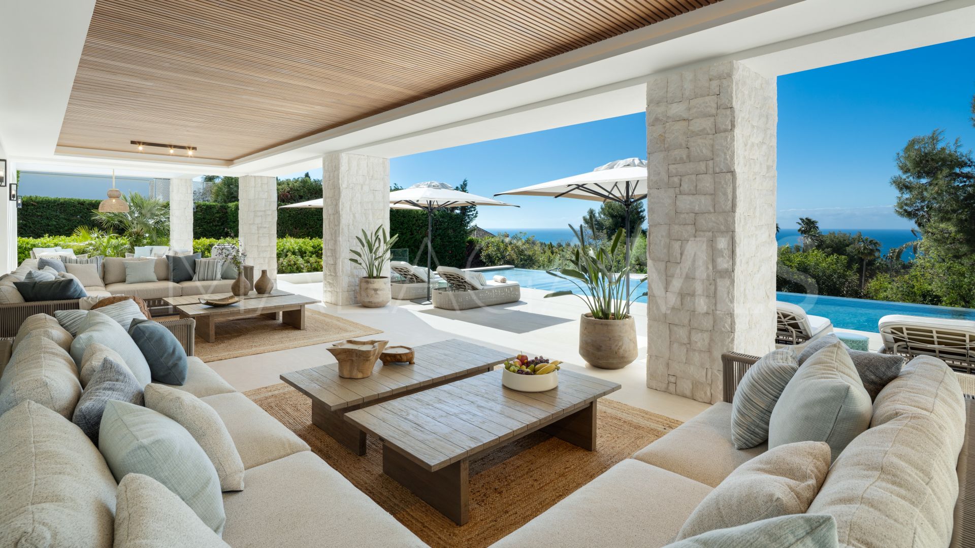 Villa for sale in Altos Reales