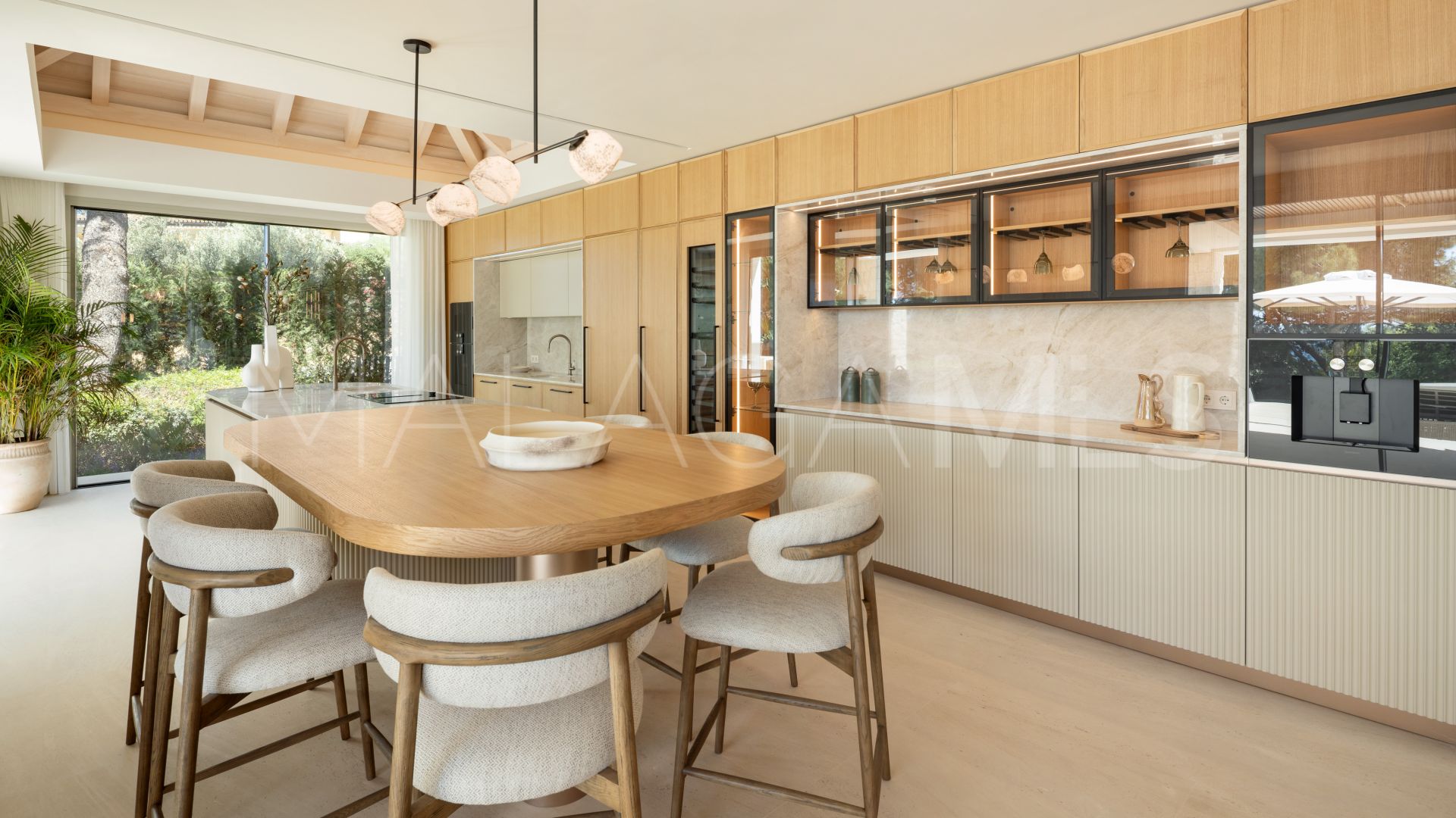 Villa for sale in Altos Reales