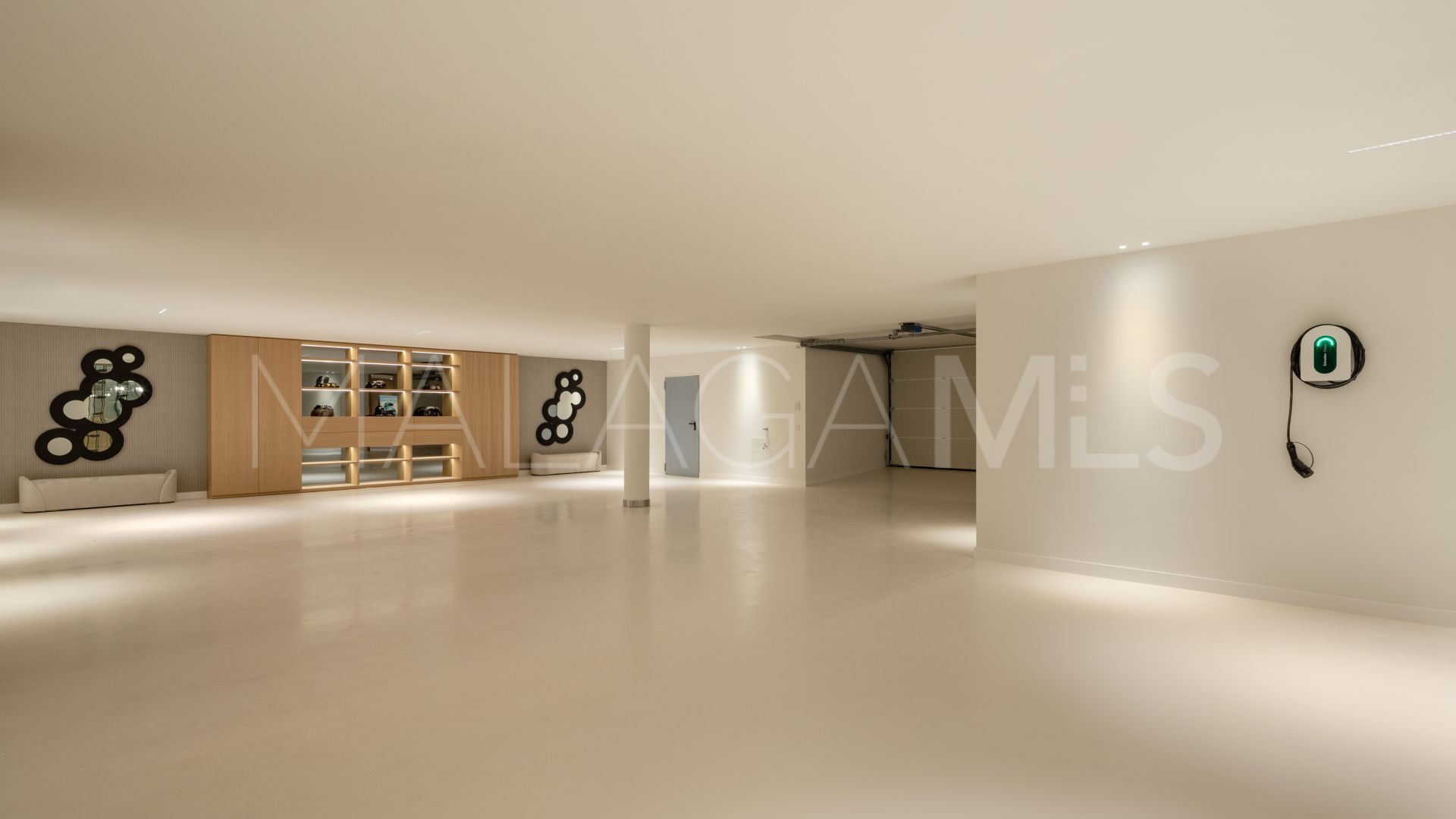 Villa for sale in Altos Reales