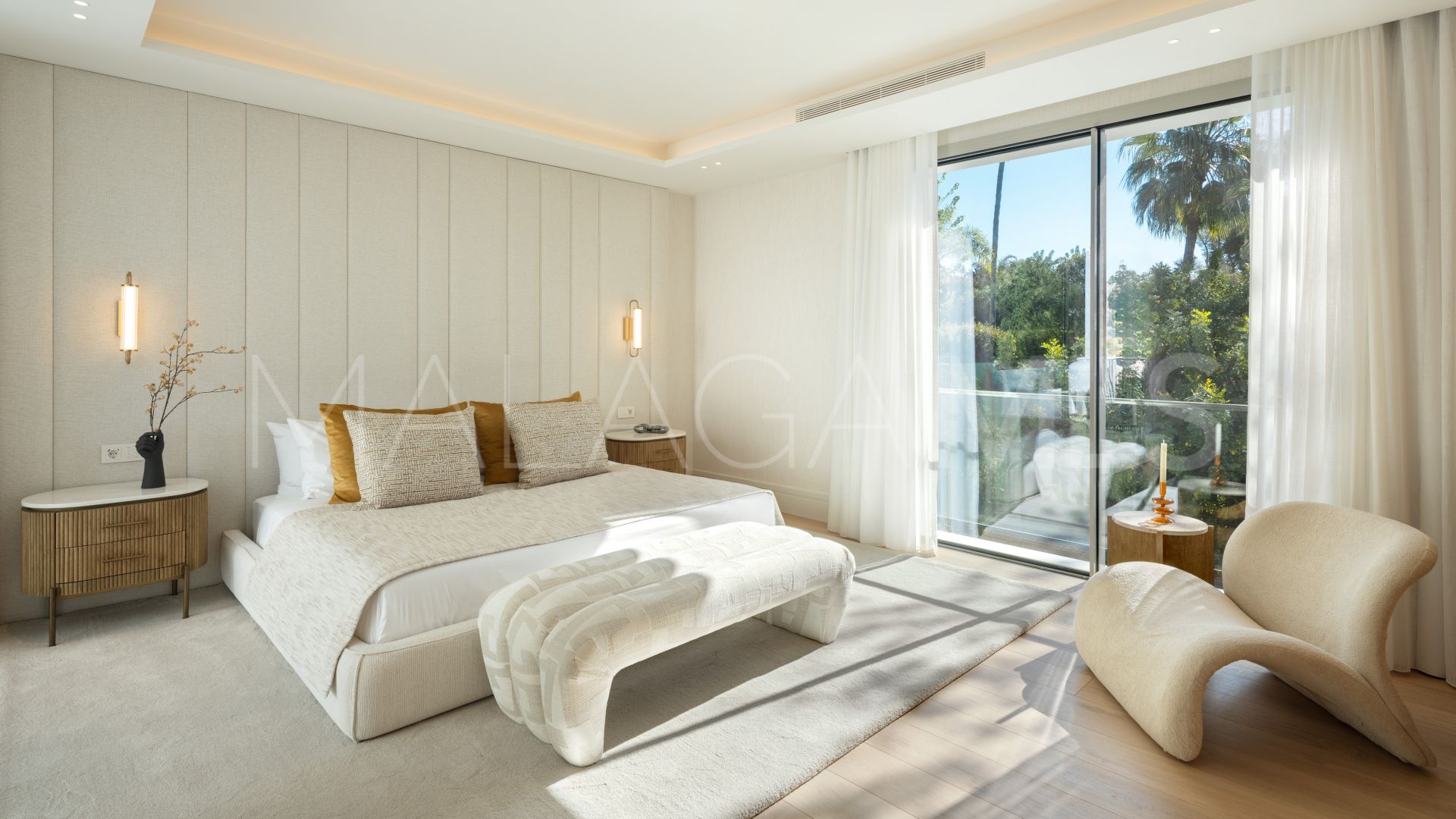 Villa for sale in Altos Reales