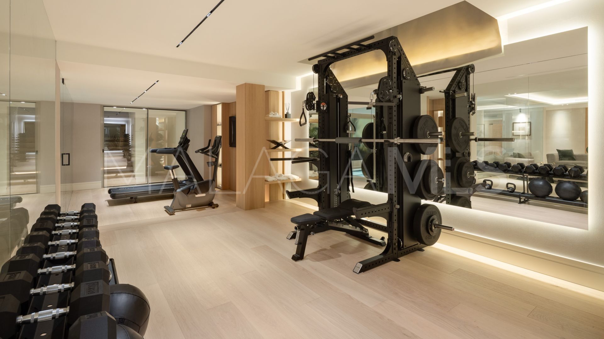 Villa for sale in Altos Reales