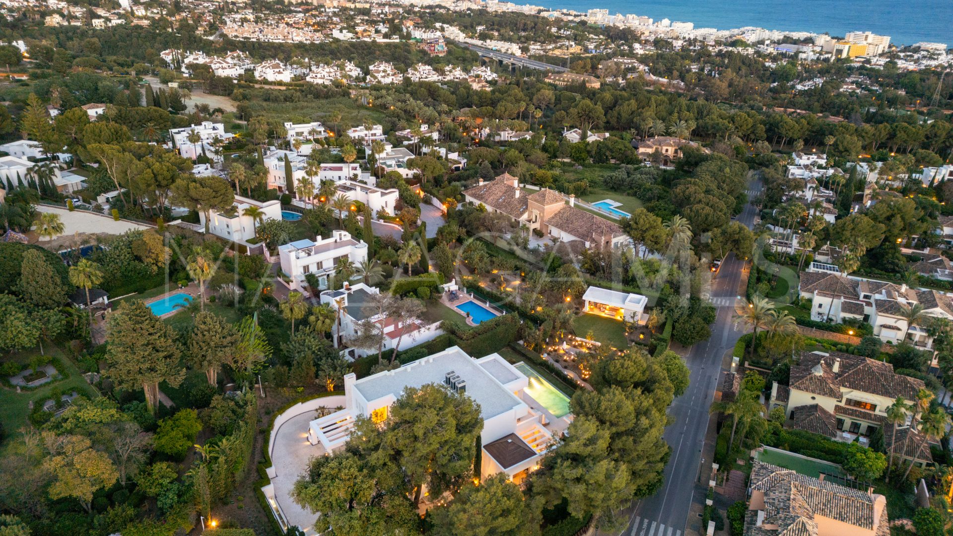 Villa for sale in Altos Reales