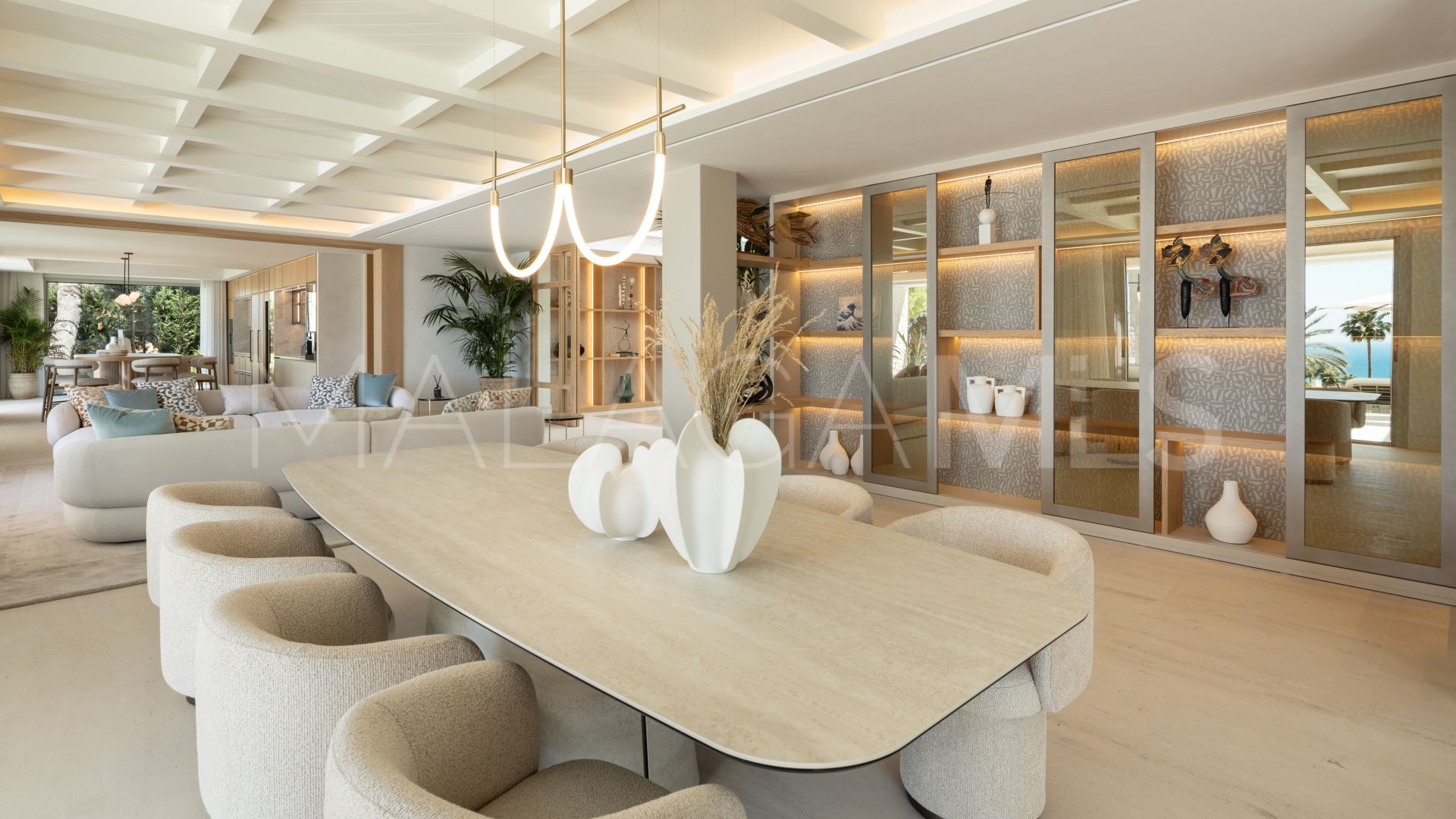 Villa for sale in Altos Reales