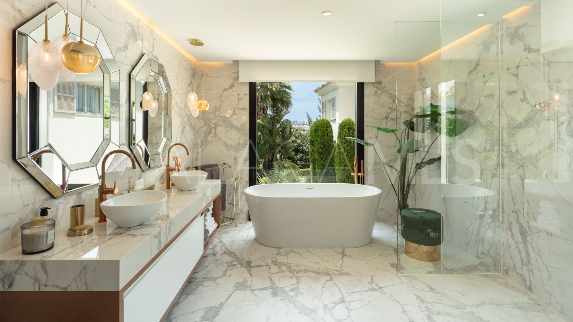 For sale villa in Aloha with 6 bedrooms