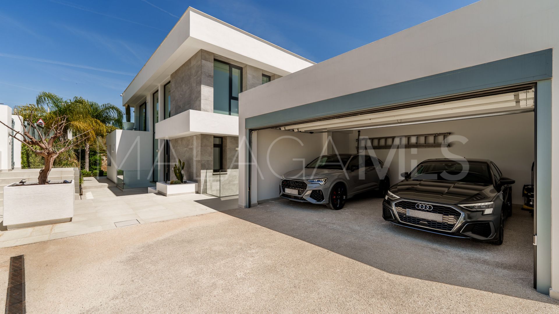 Villa for sale in Cancelada