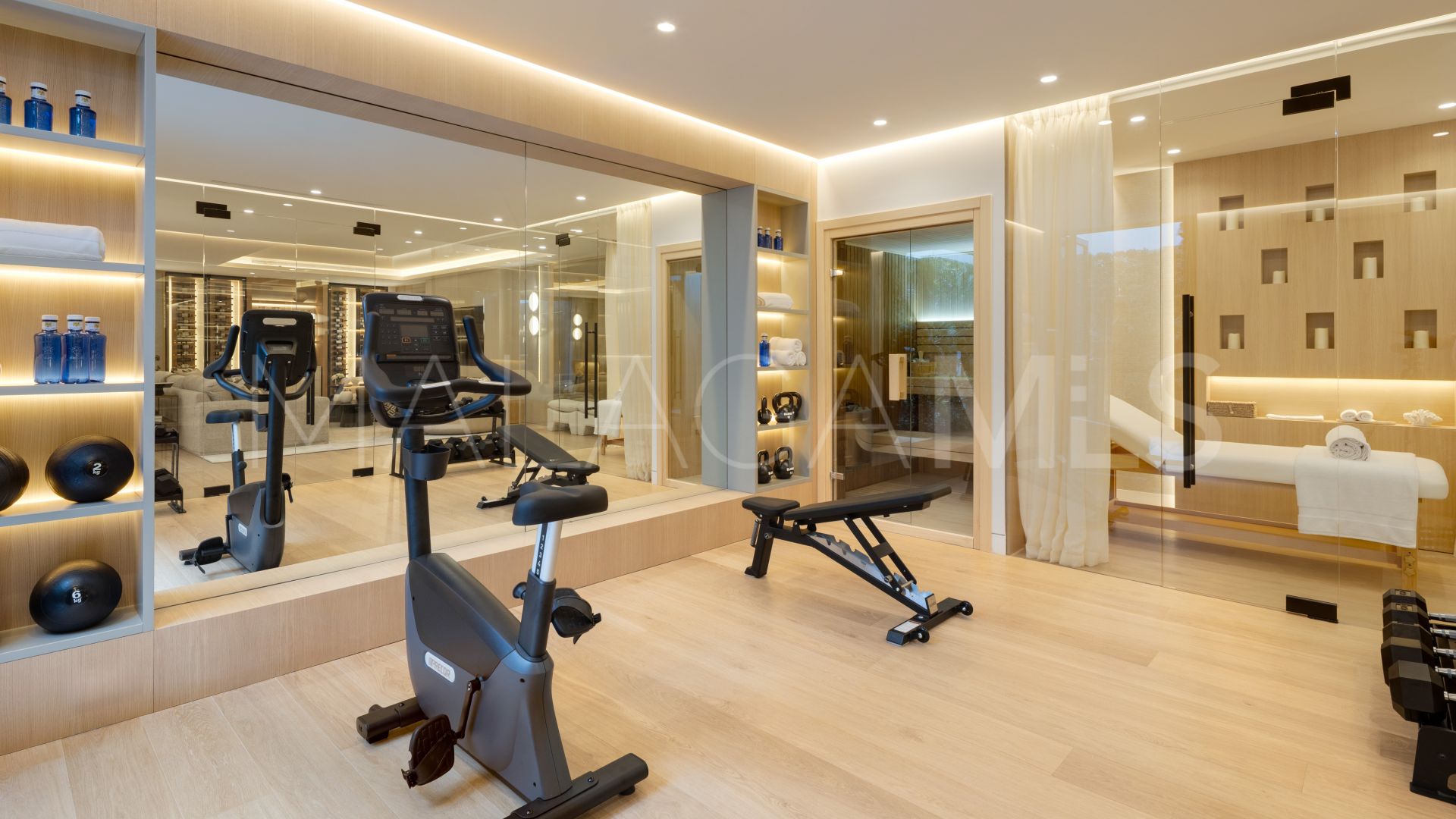 Villa for sale in Monte Halcones