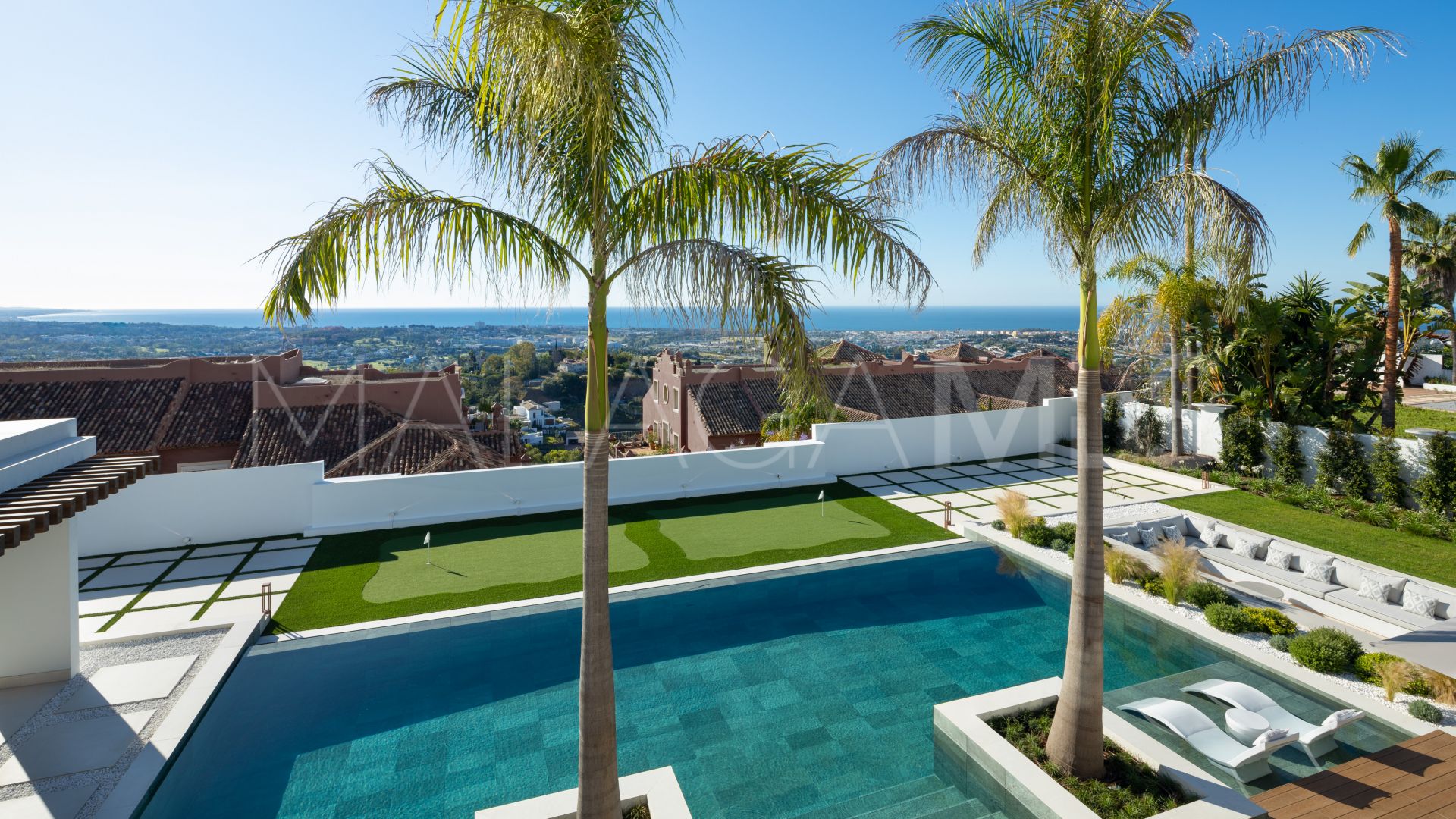 Villa for sale in Monte Halcones