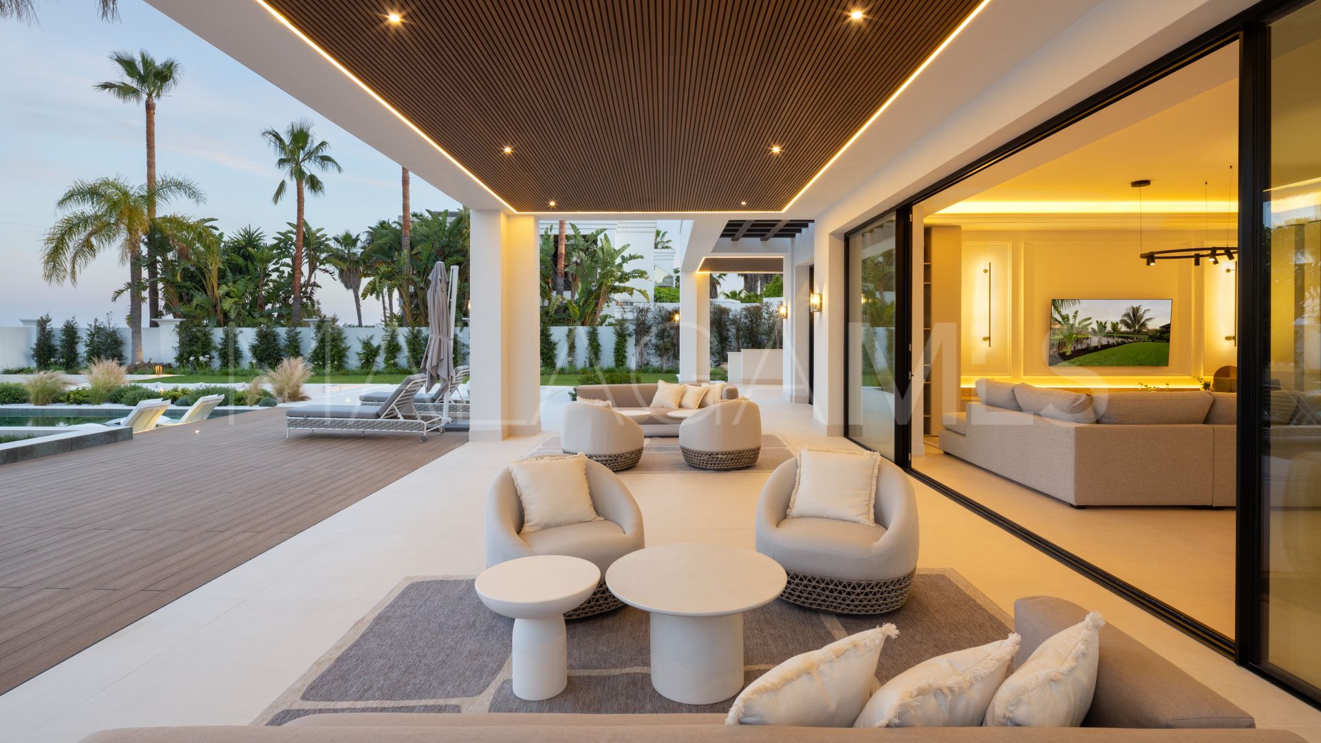 Villa for sale in Monte Halcones