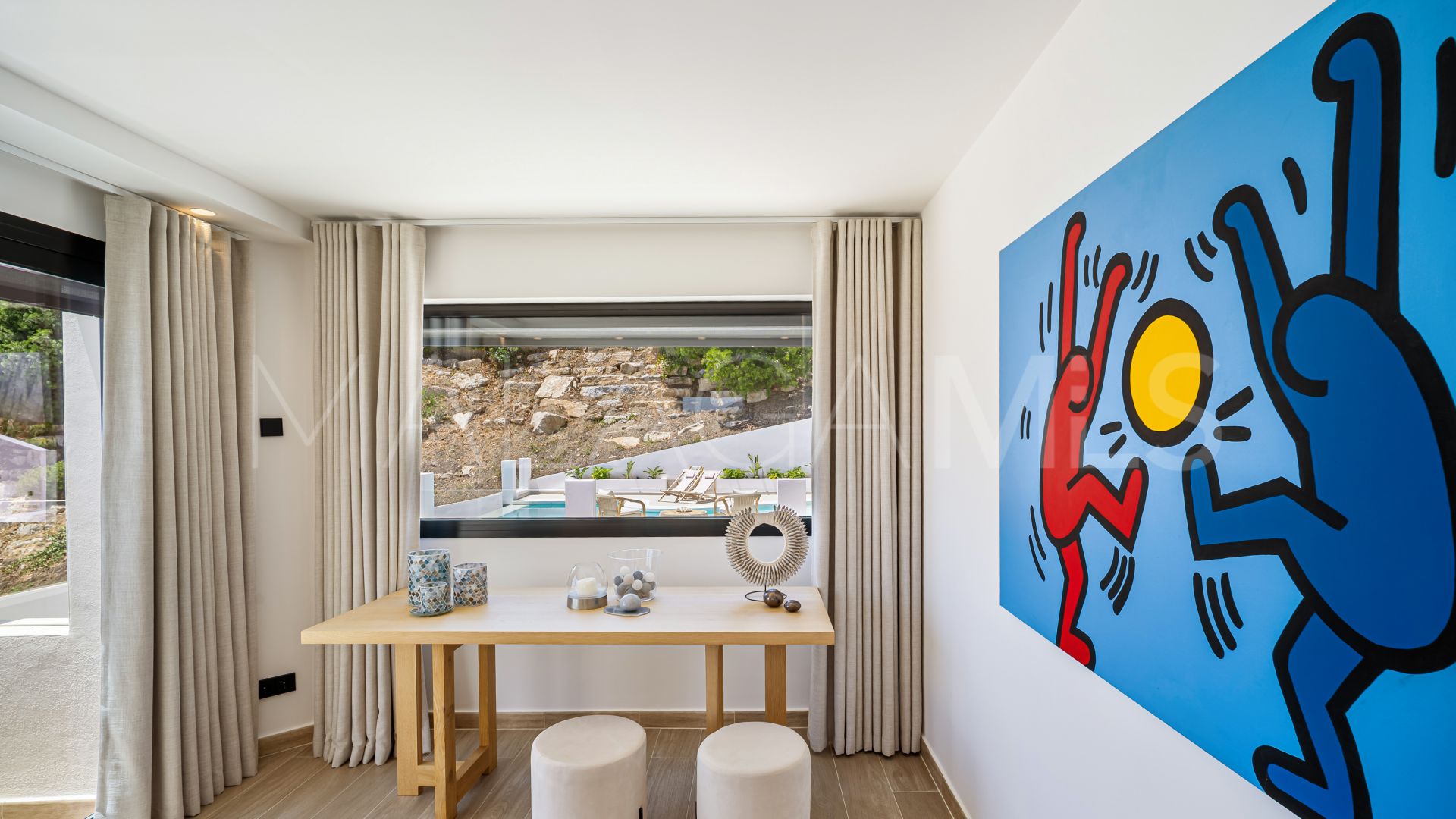 Buy villa in Las Lomas de Nueva Andalucia