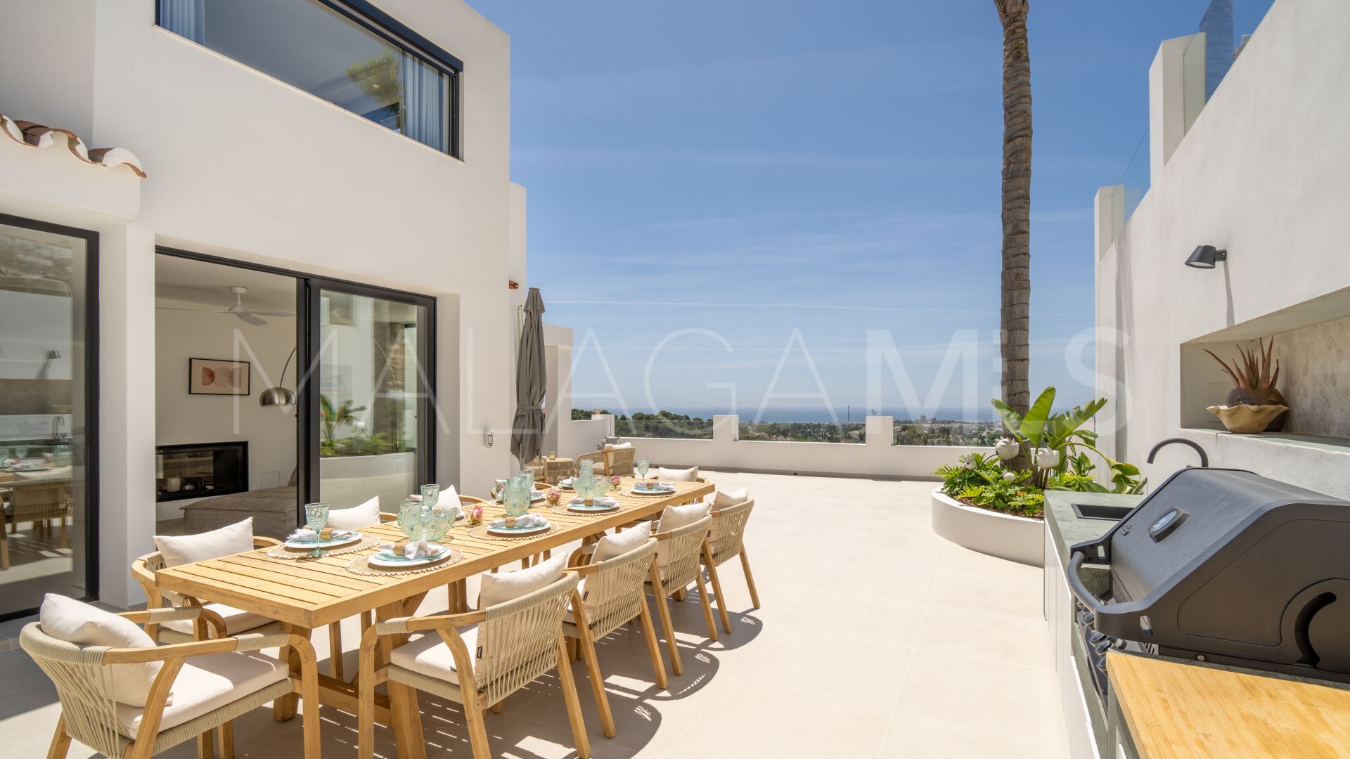 Buy villa in Las Lomas de Nueva Andalucia