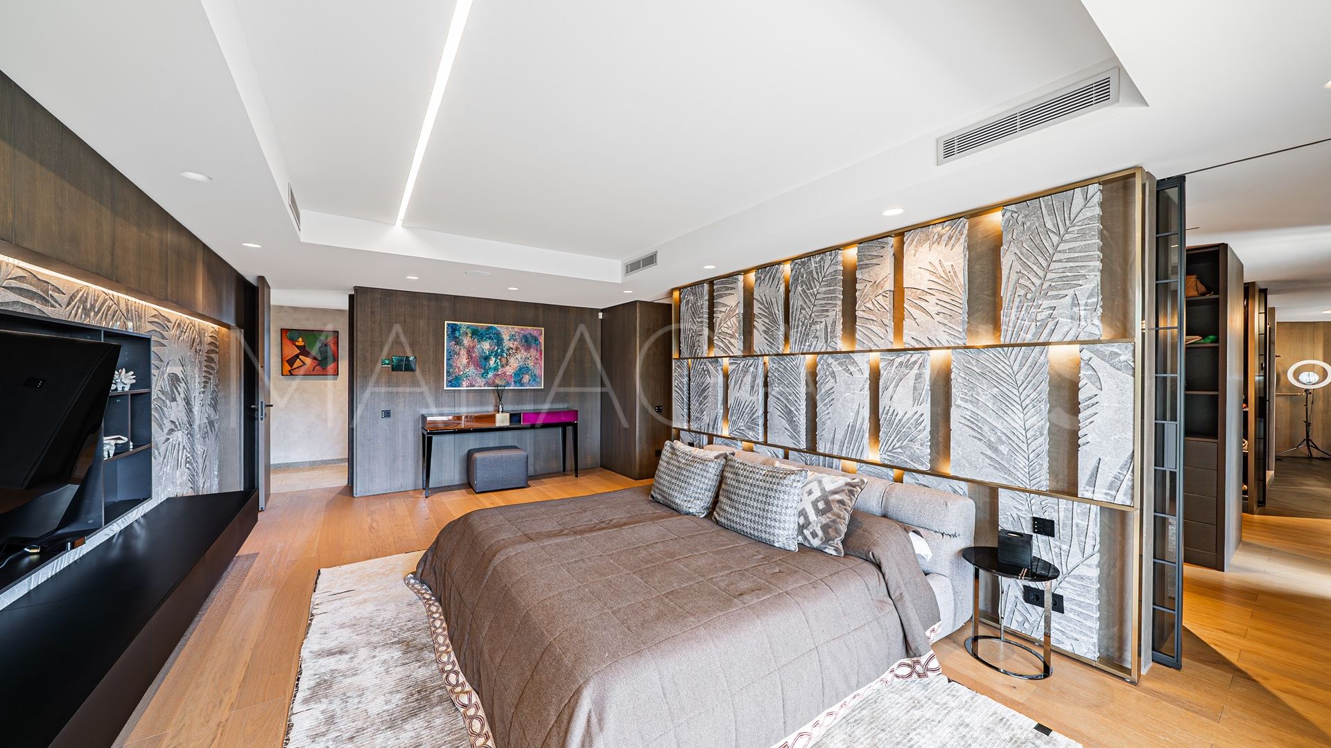 Villa for sale in Guadalmina Baja