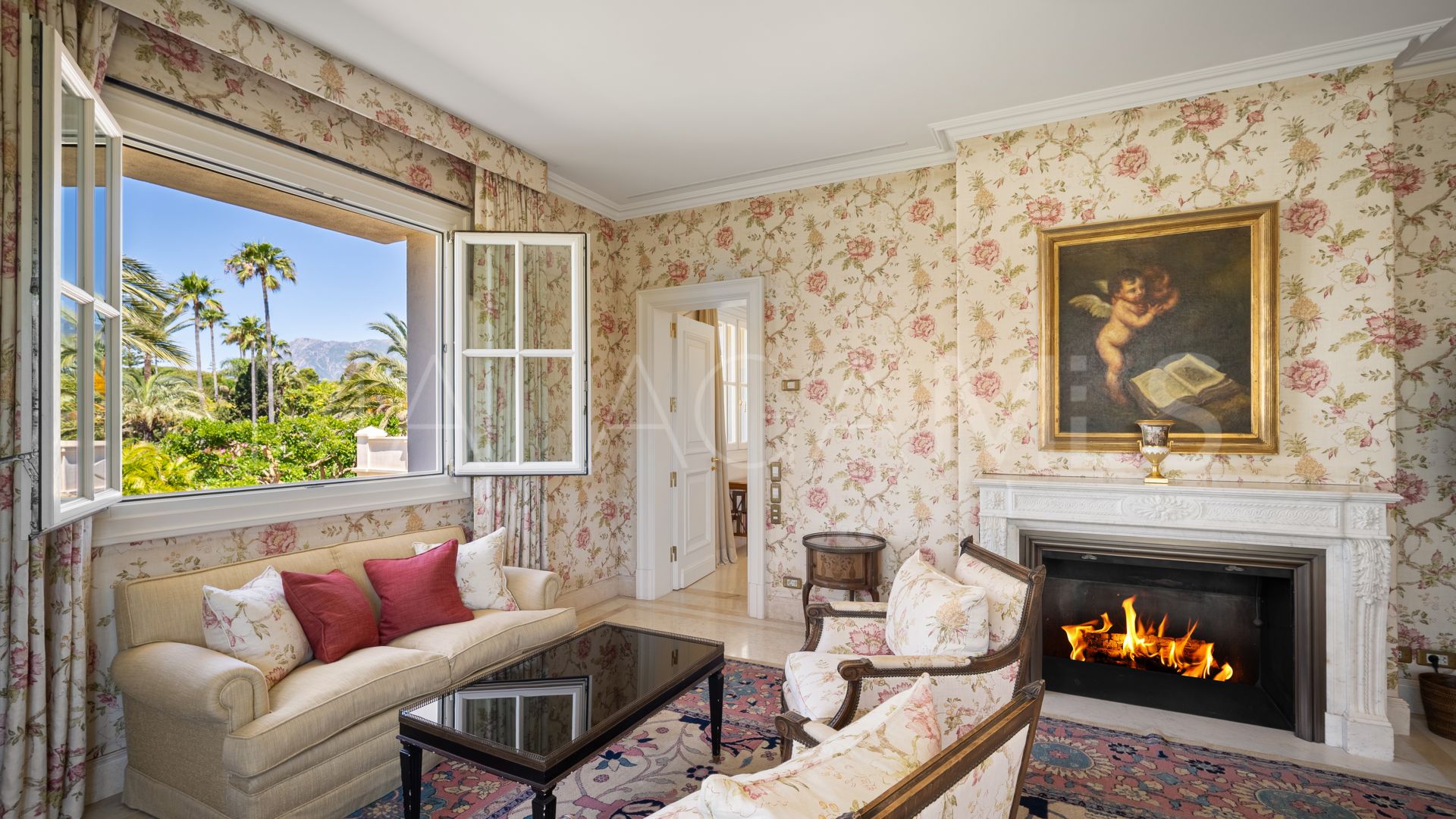 Buy villa in Los Monteros