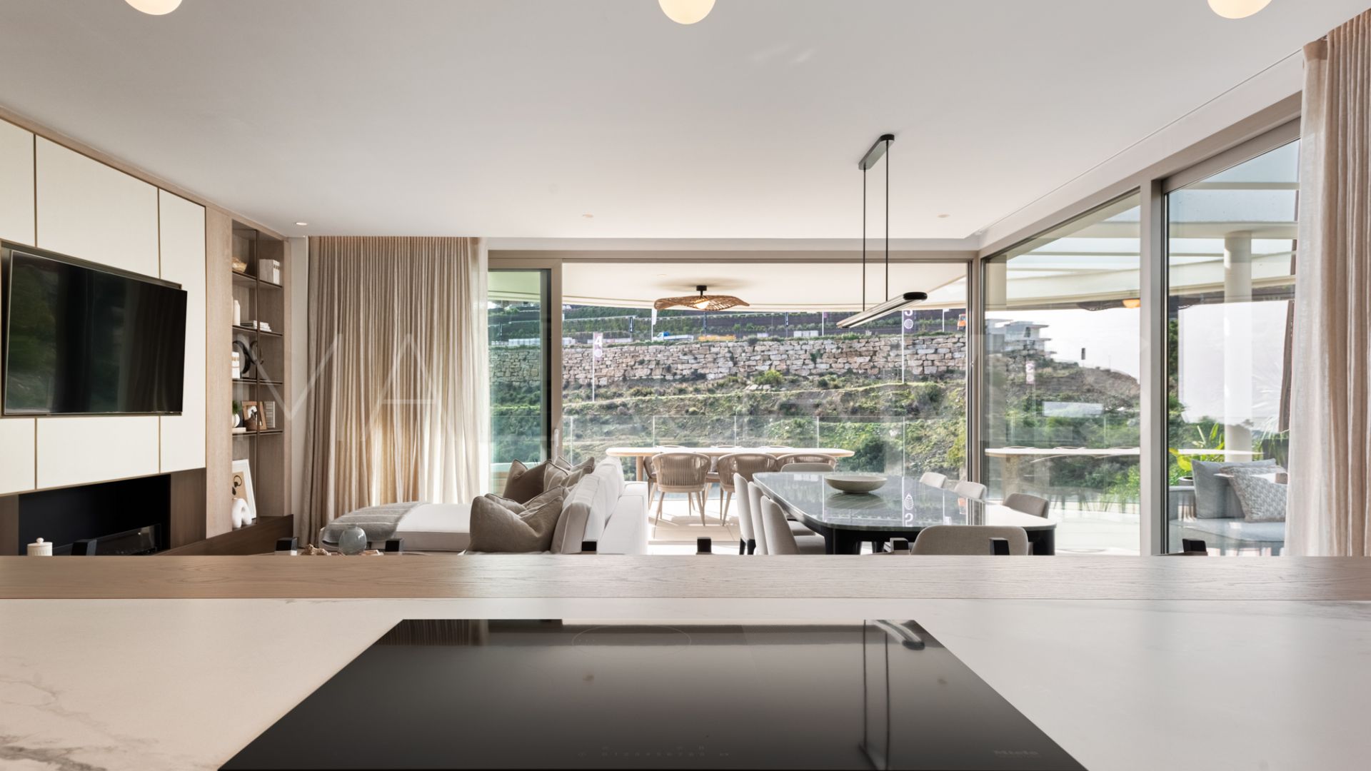 Se vende apartamento planta baja with 3 bedrooms in The View Marbella