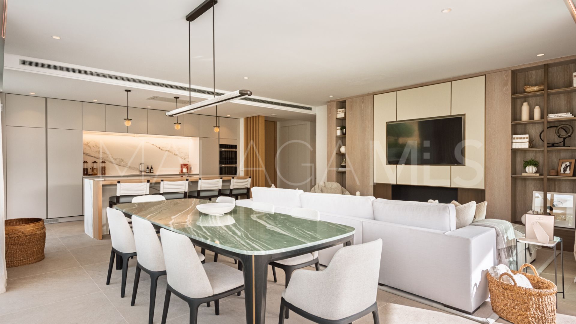 Se vende apartamento planta baja with 3 bedrooms in The View Marbella