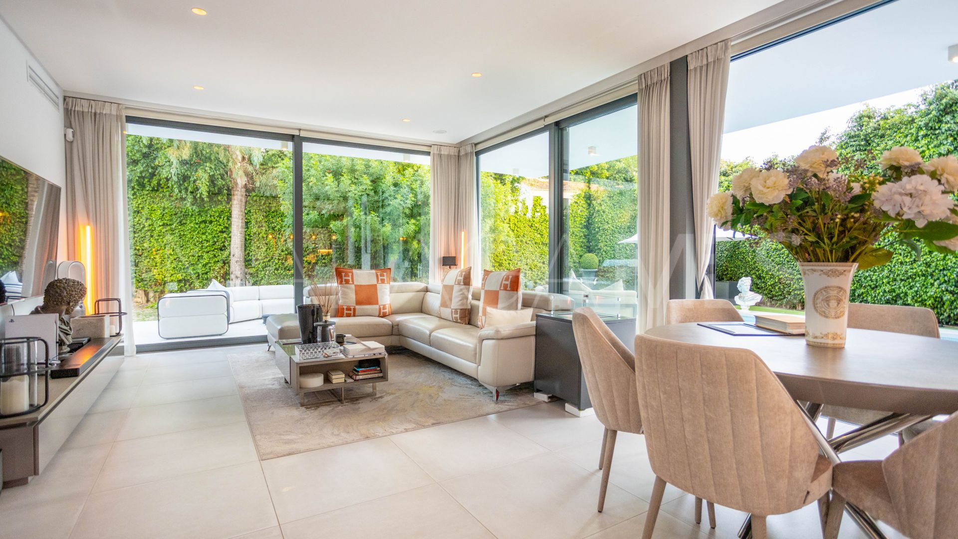 Buy villa in Arboleda de 4 bedrooms