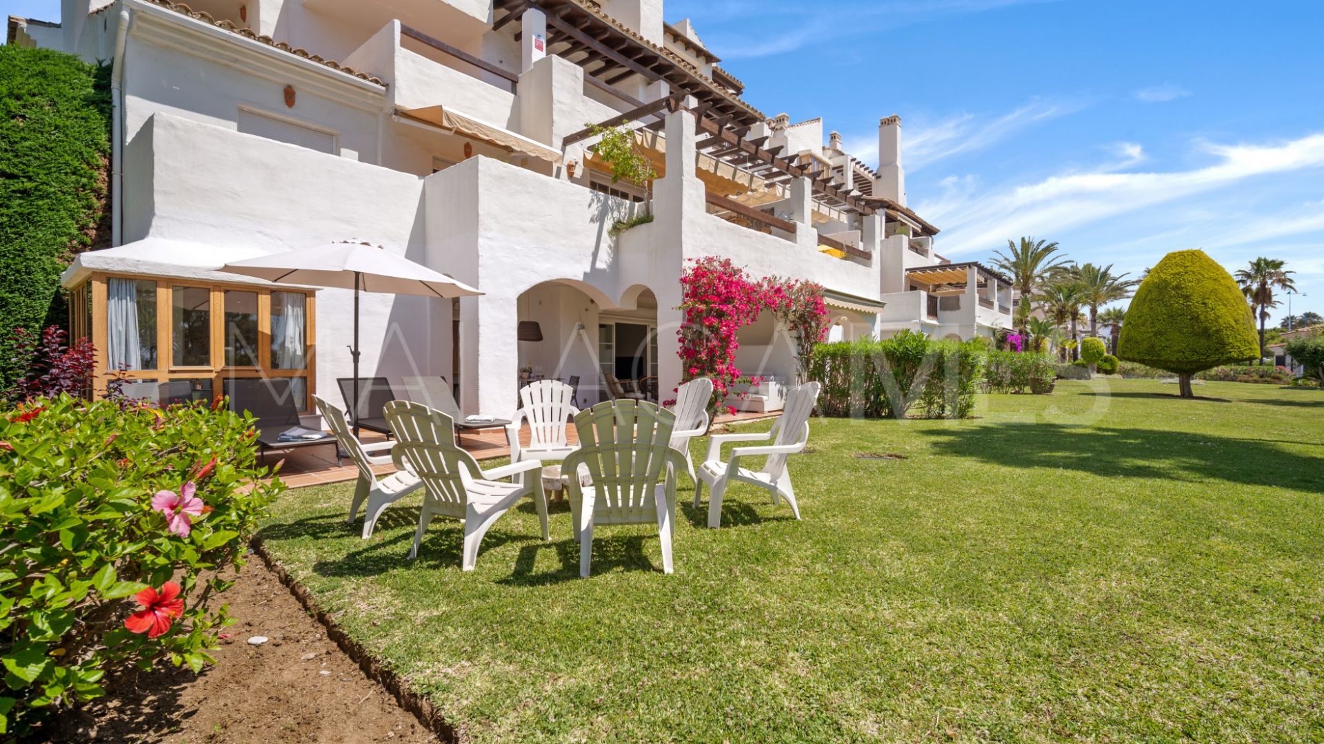 Buy apartamento planta baja in Las Adelfas