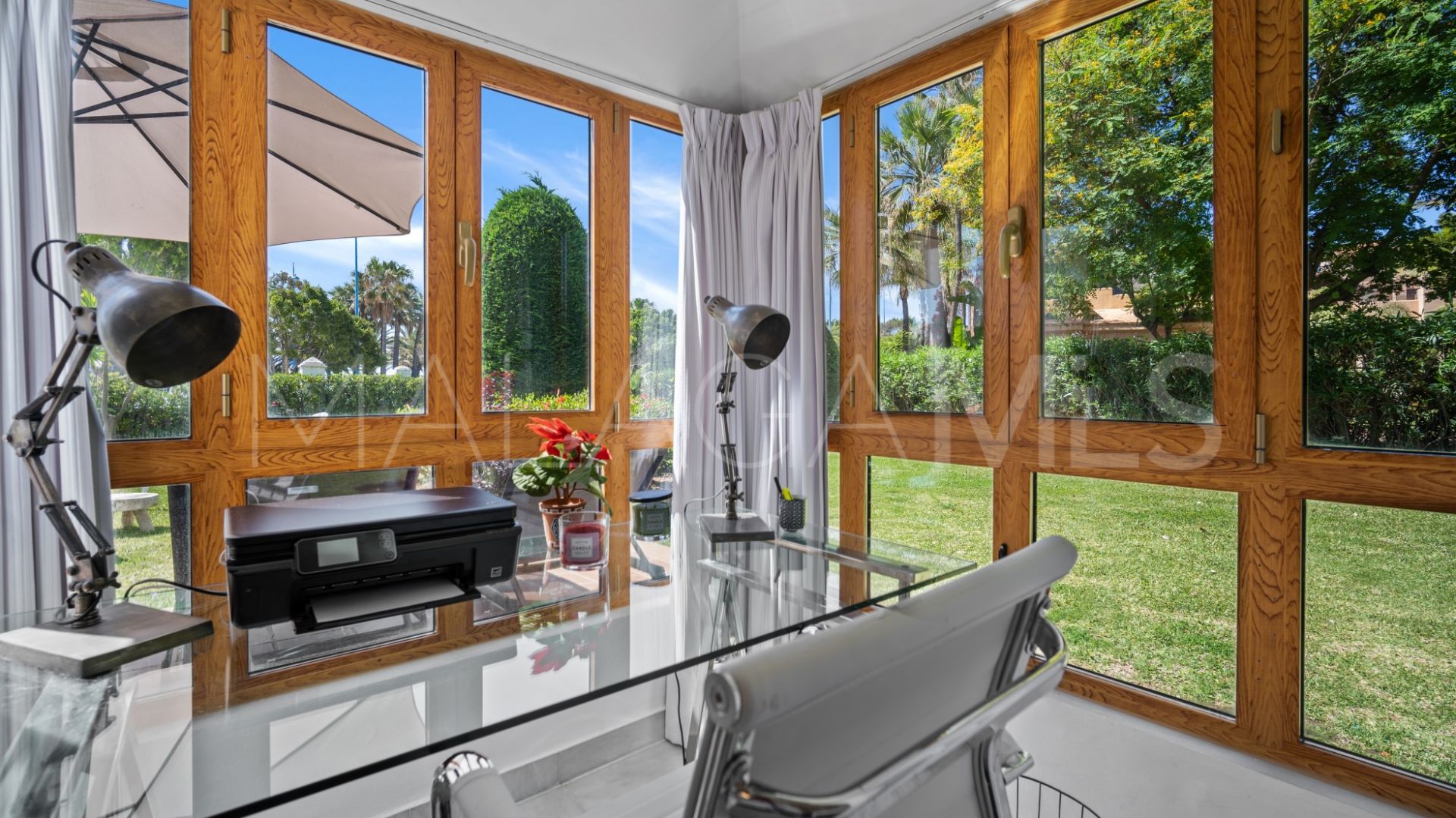 Buy apartamento planta baja in Las Adelfas