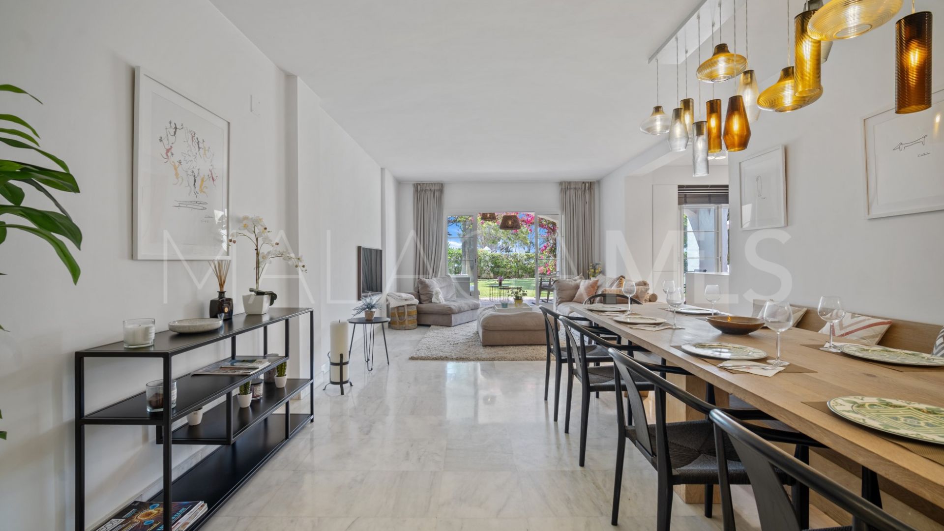Buy apartamento planta baja in Las Adelfas