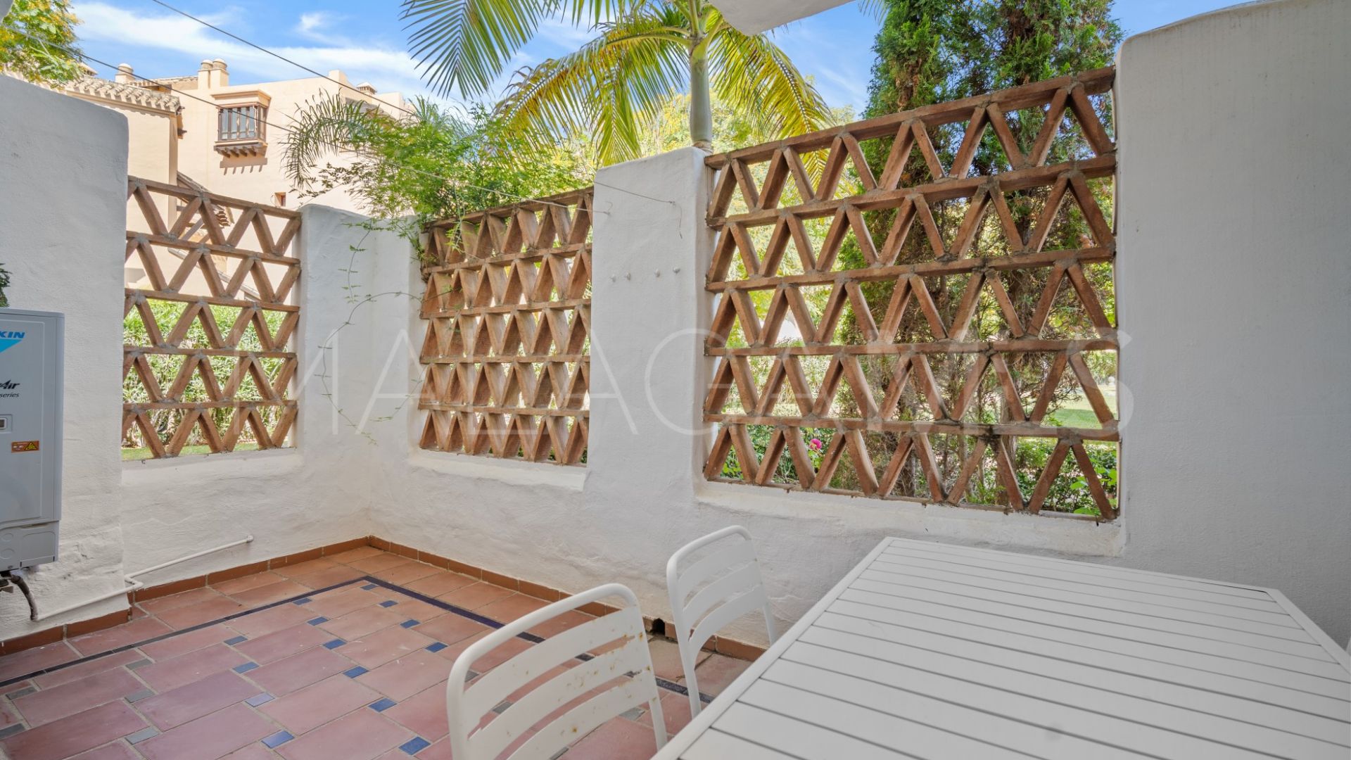 Buy apartamento planta baja in Las Adelfas