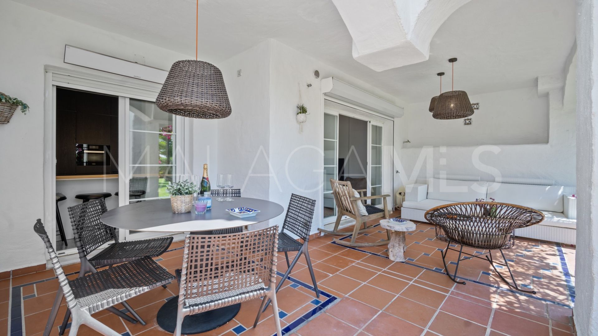 Buy apartamento planta baja in Las Adelfas