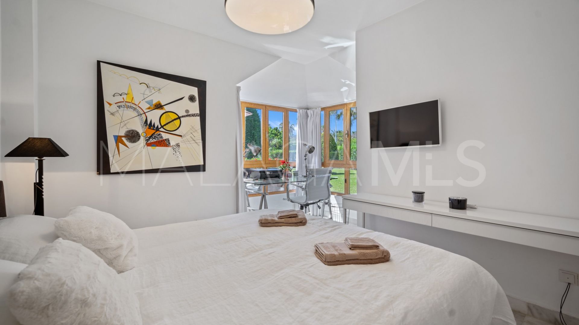 Buy apartamento planta baja in Las Adelfas