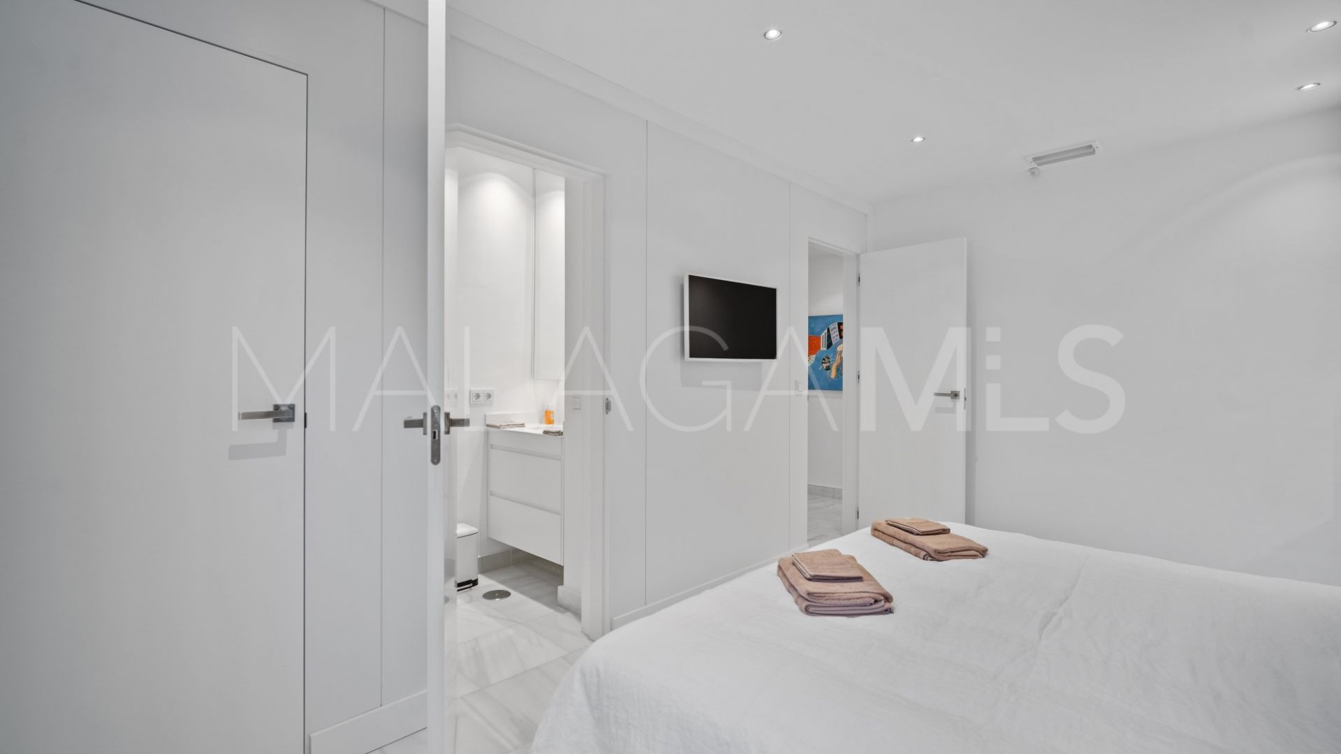 Buy apartamento planta baja in Las Adelfas
