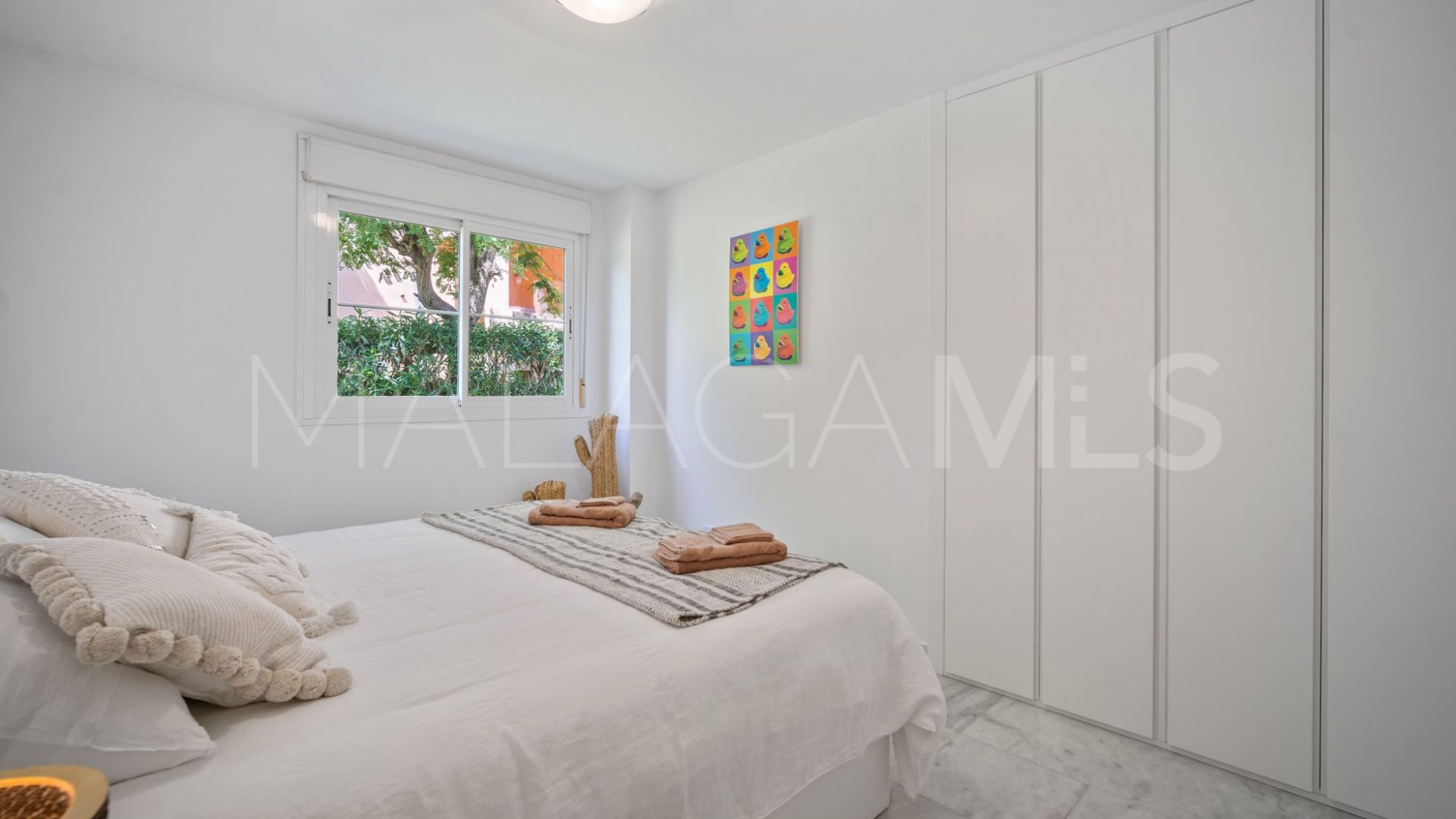 Buy apartamento planta baja in Las Adelfas