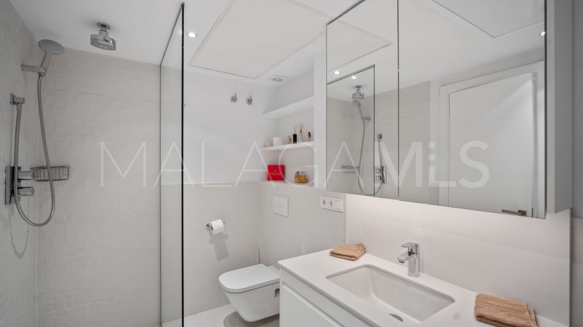 Buy apartamento planta baja in Las Adelfas