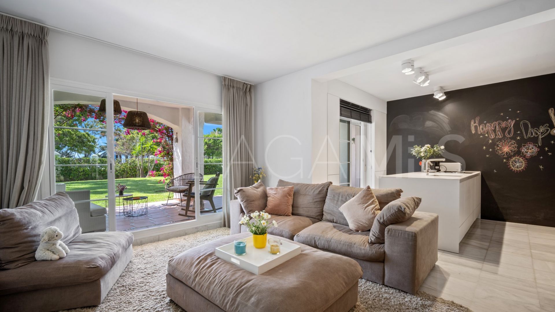 Buy apartamento planta baja in Las Adelfas
