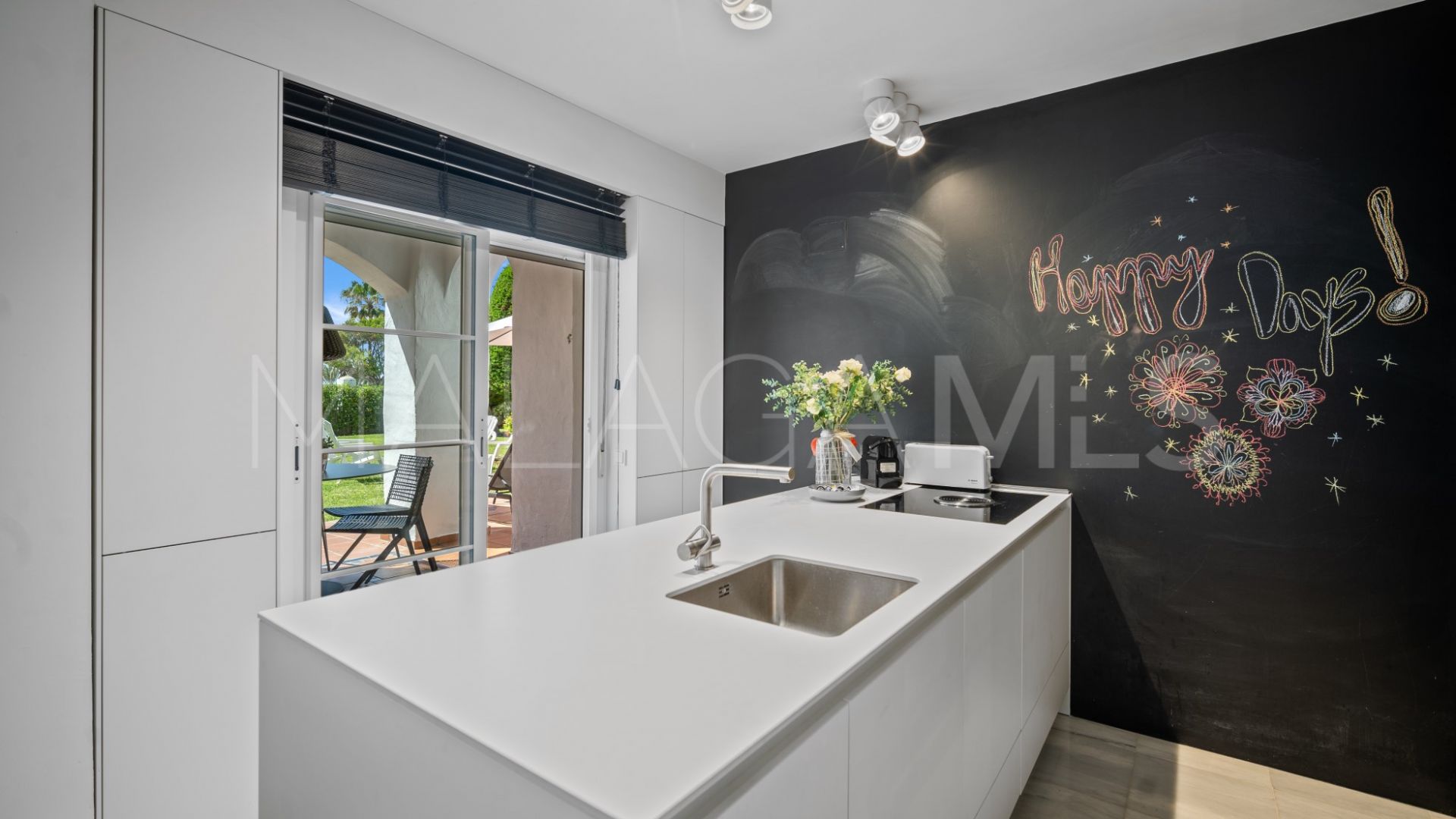 Buy apartamento planta baja in Las Adelfas