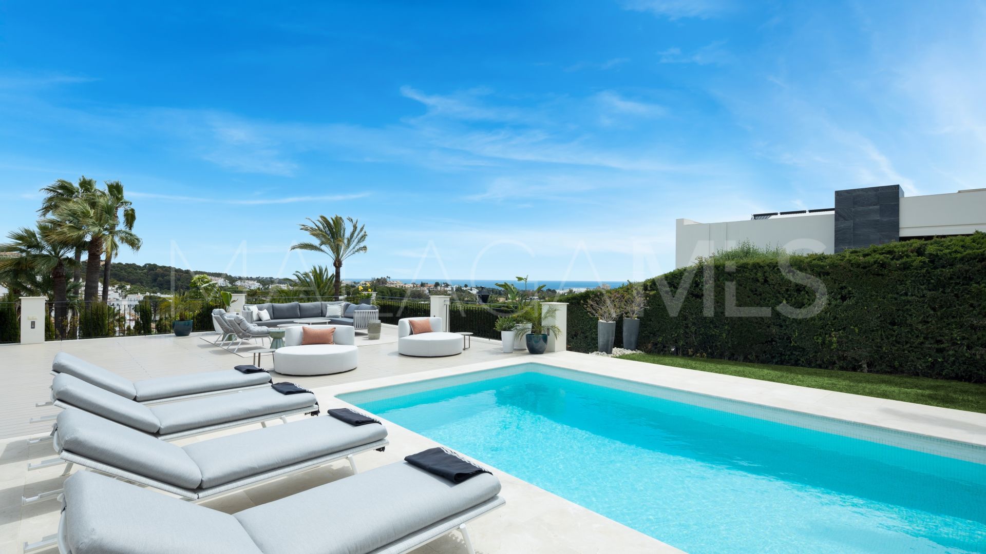 Villa for sale in Los Naranjos Hill Club