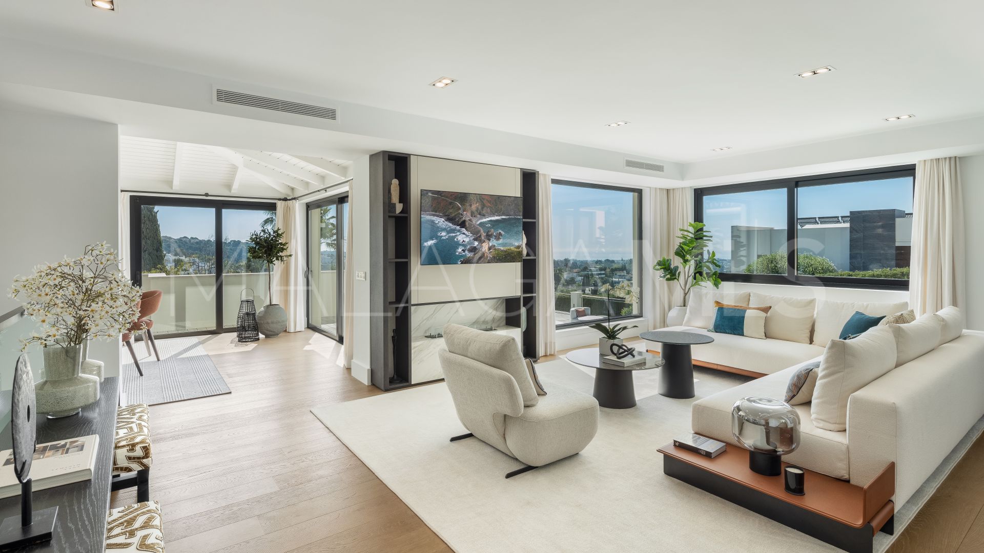 Villa for sale in Los Naranjos Hill Club