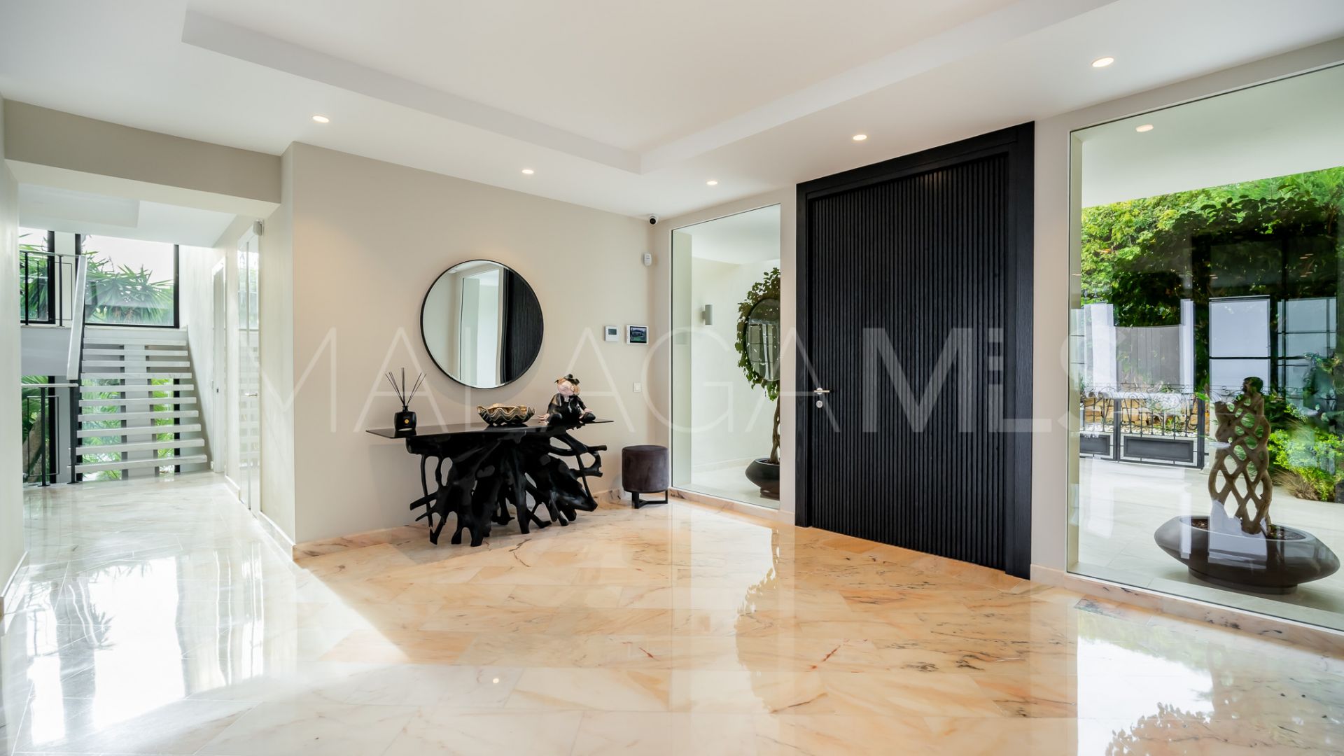 For sale villa with 6 bedrooms in Sierra Blanca