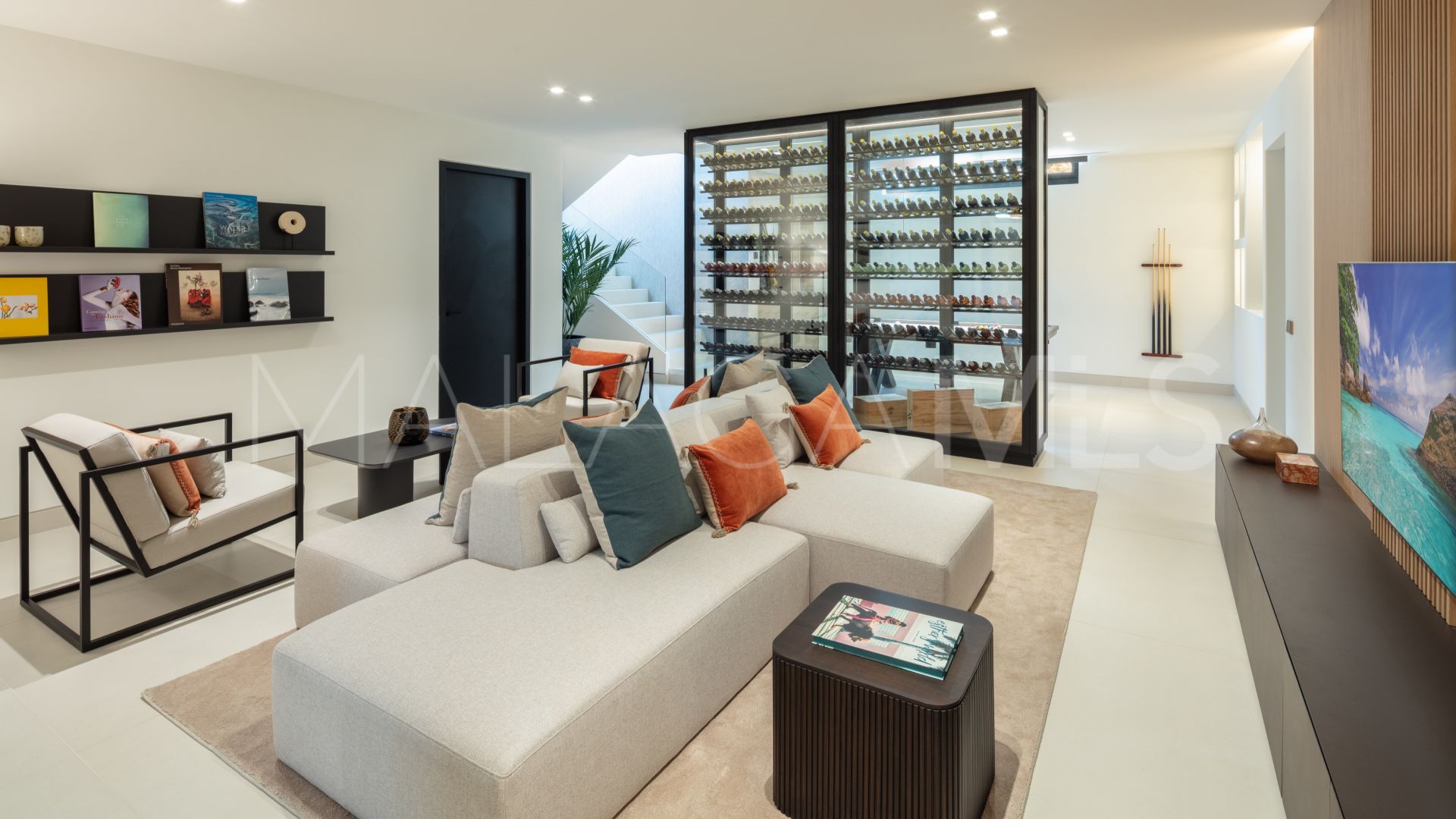 Buy villa in Las Brisas