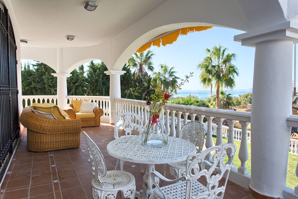 Buy villa in Benalmadena Costa de 4 bedrooms