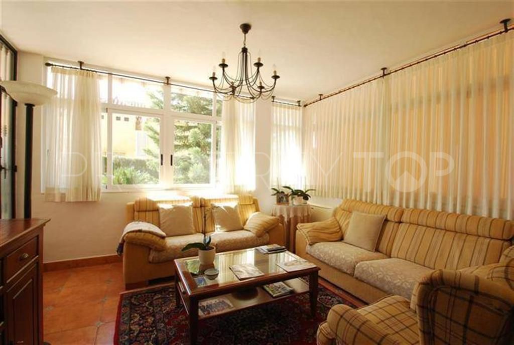 For sale villa in Las Chapas with 5 bedrooms