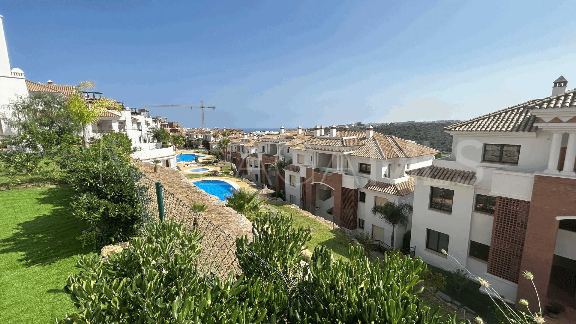 Buy ground floor apartment with 2 bedrooms in Casares Playa