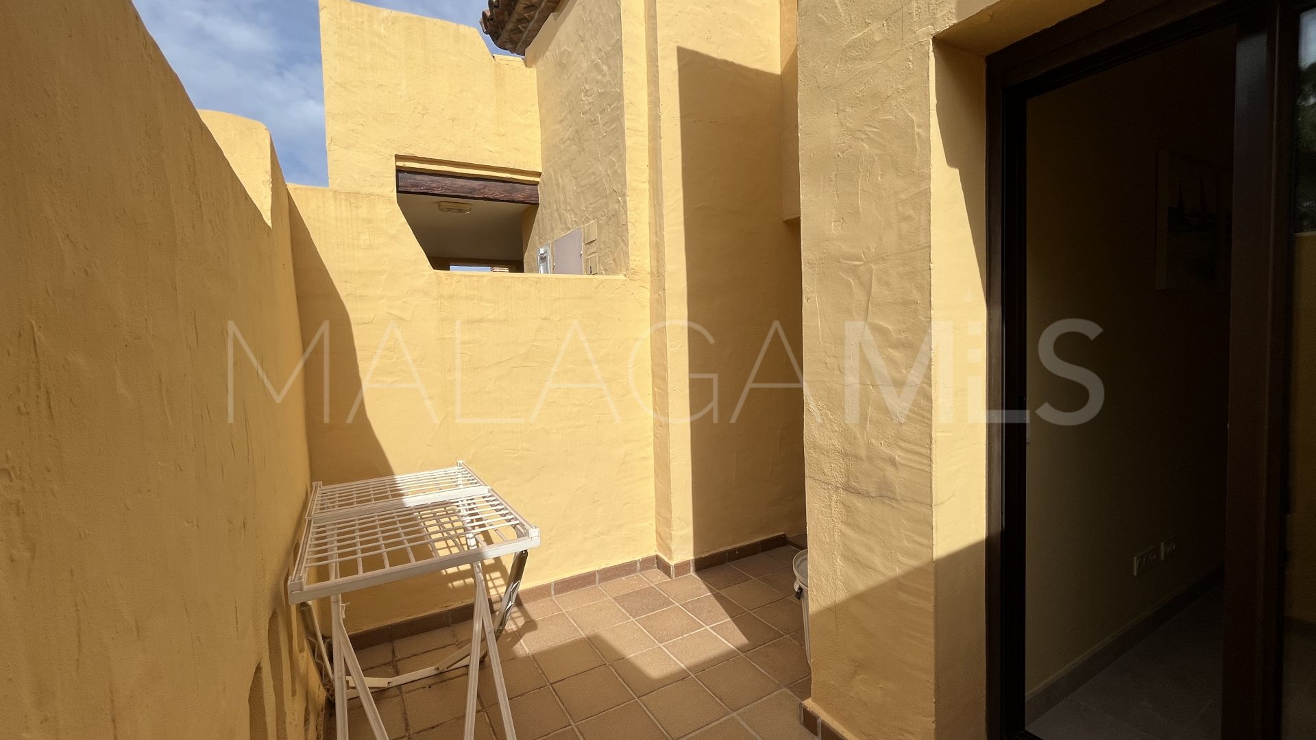 Atico with 2 bedrooms for sale in Duquesa Village