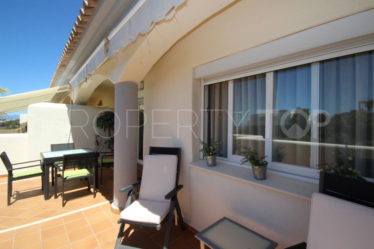 For sale penthouse with 2 bedrooms in Elviria
